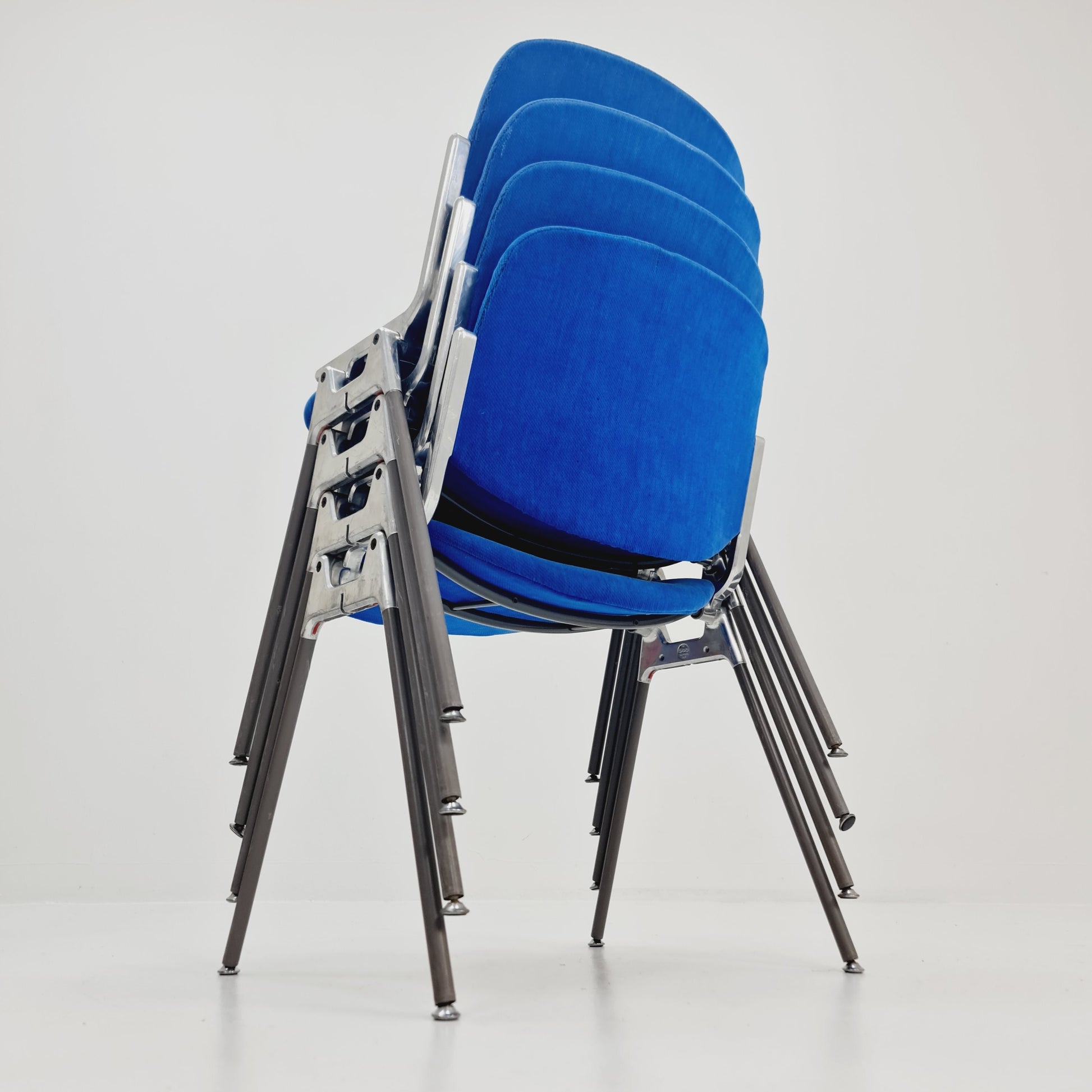Set of 4 Italian Mid-Century Modern DSC Chairs by Giancarlo Piretti for Castelli / Anonima Castelli, 1970s