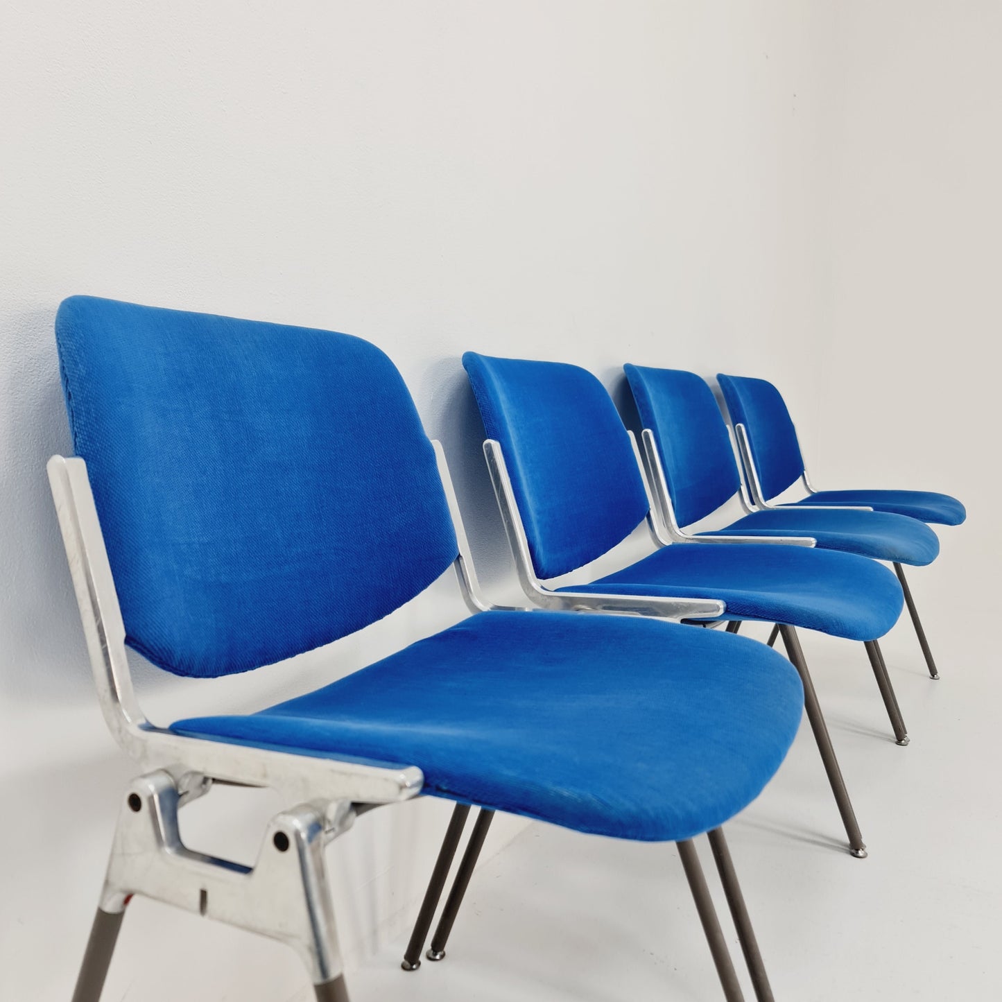 Set of 4 Italian Mid-Century Modern DSC Chairs by Giancarlo Piretti for Castelli / Anonima Castelli, 1970s