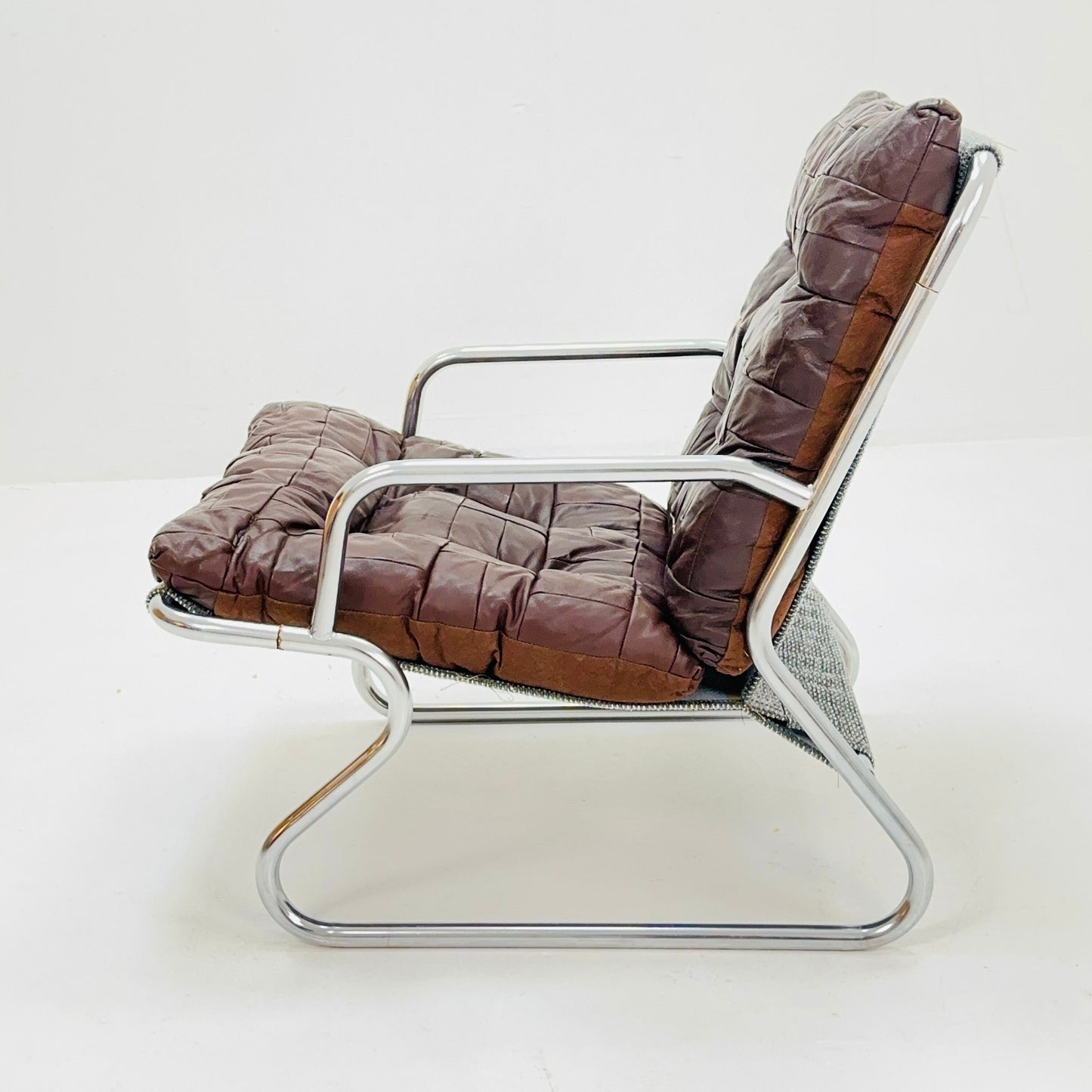 Mid-century sling brown leather lounge chair by Peter Hoyte, 1960s