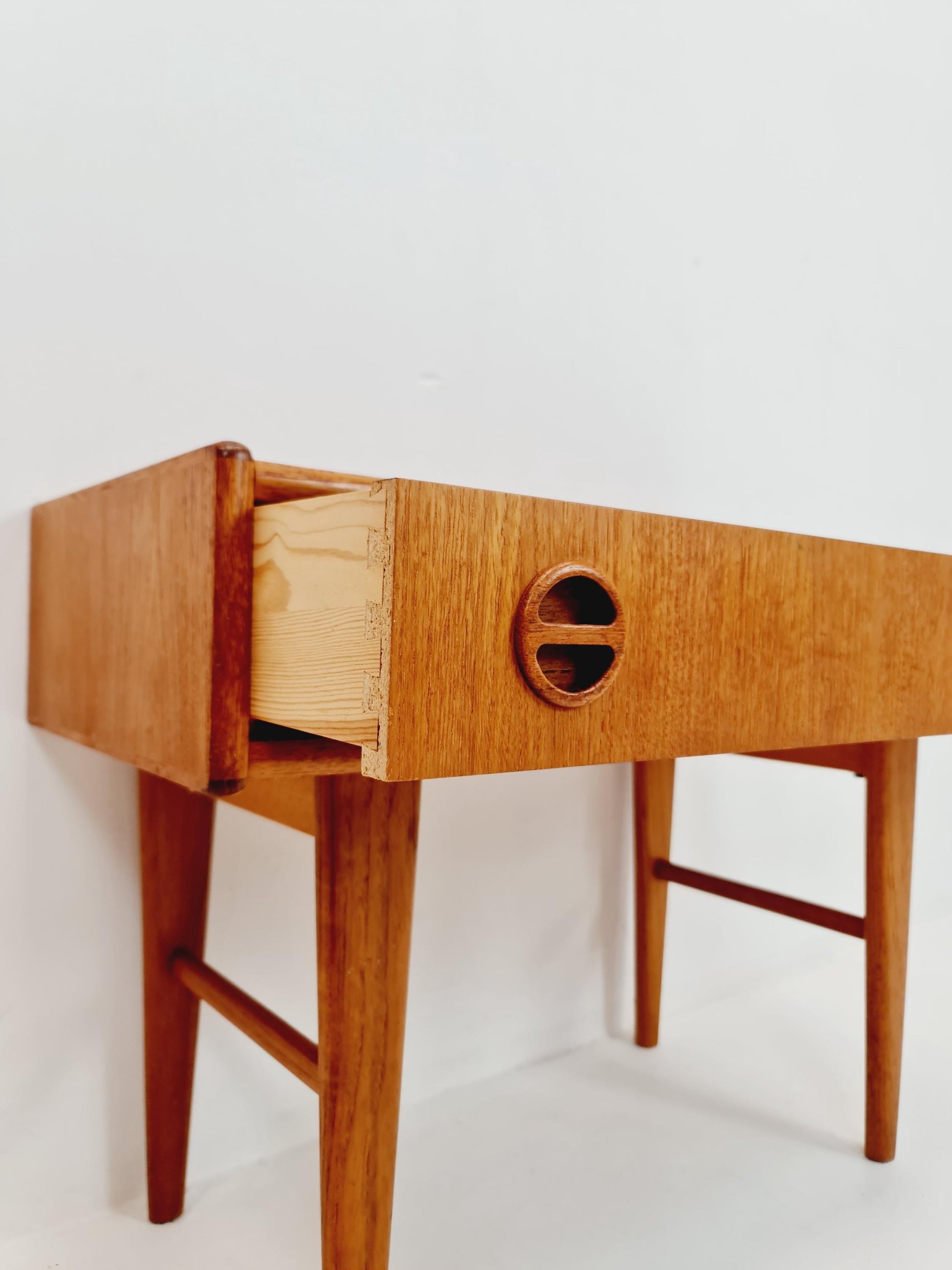 Midcentury Carlström & Co Teak Vintage Side table/ Bedside table/ Night stand straight from the sixties