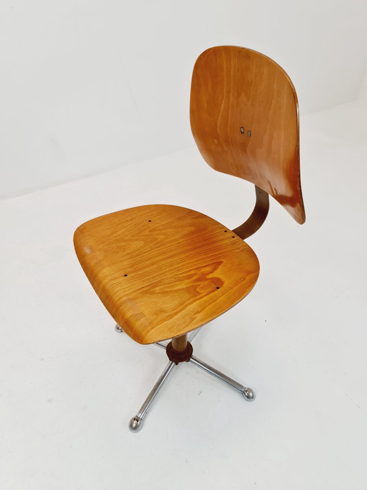 Bauhaus office chair in solid wood By Drabert 1960s