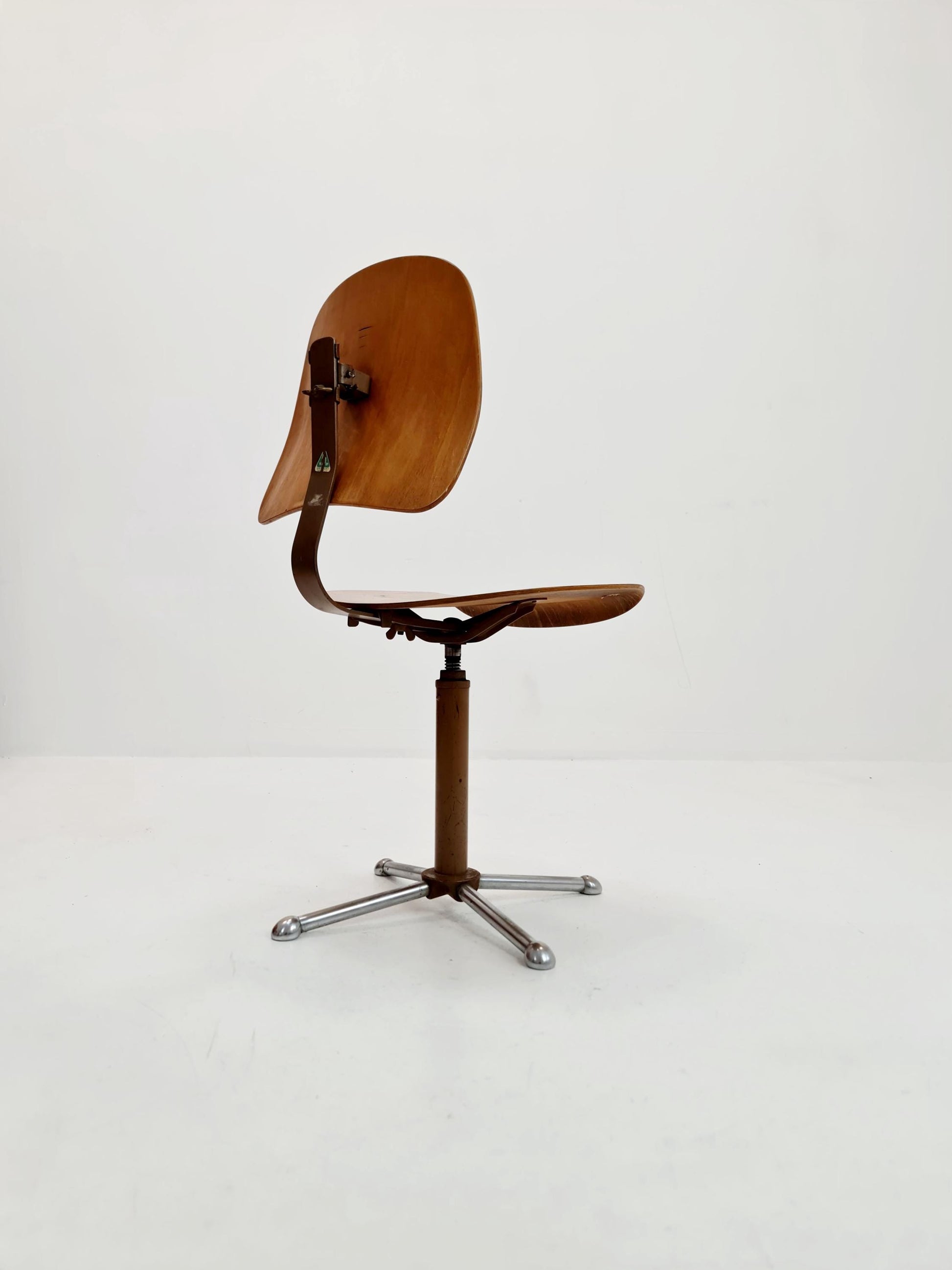 Bauhaus office chair in solid wood By Drabert 1960s