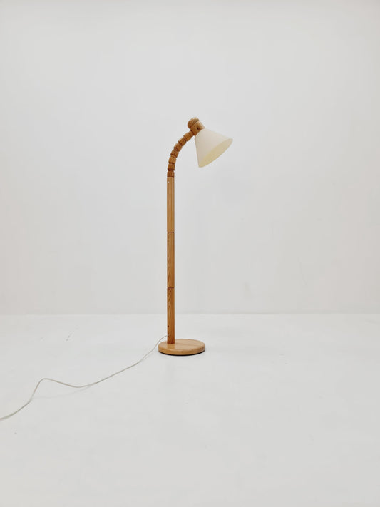 Vintage Swedish pine floor lamp by Solbackens Svarveri AB, 1970s