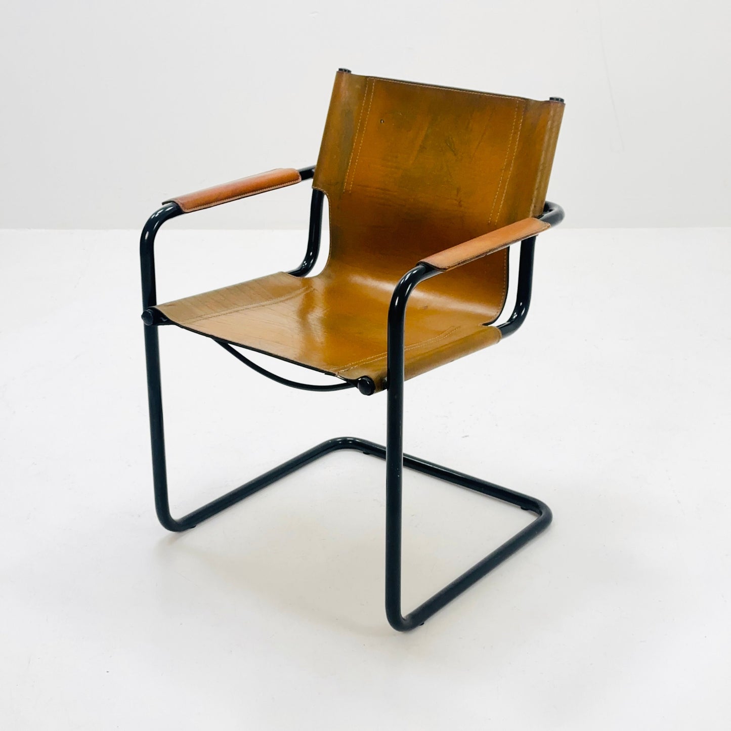Mid century Bauhaus Visitor leather armchair for Mattei Grassi 1970s Italy