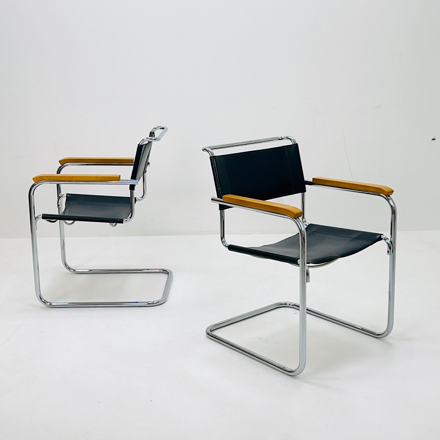 set of 2 Bauhaus black leather iconic armchairs by mart Stam for Thonet 1980s