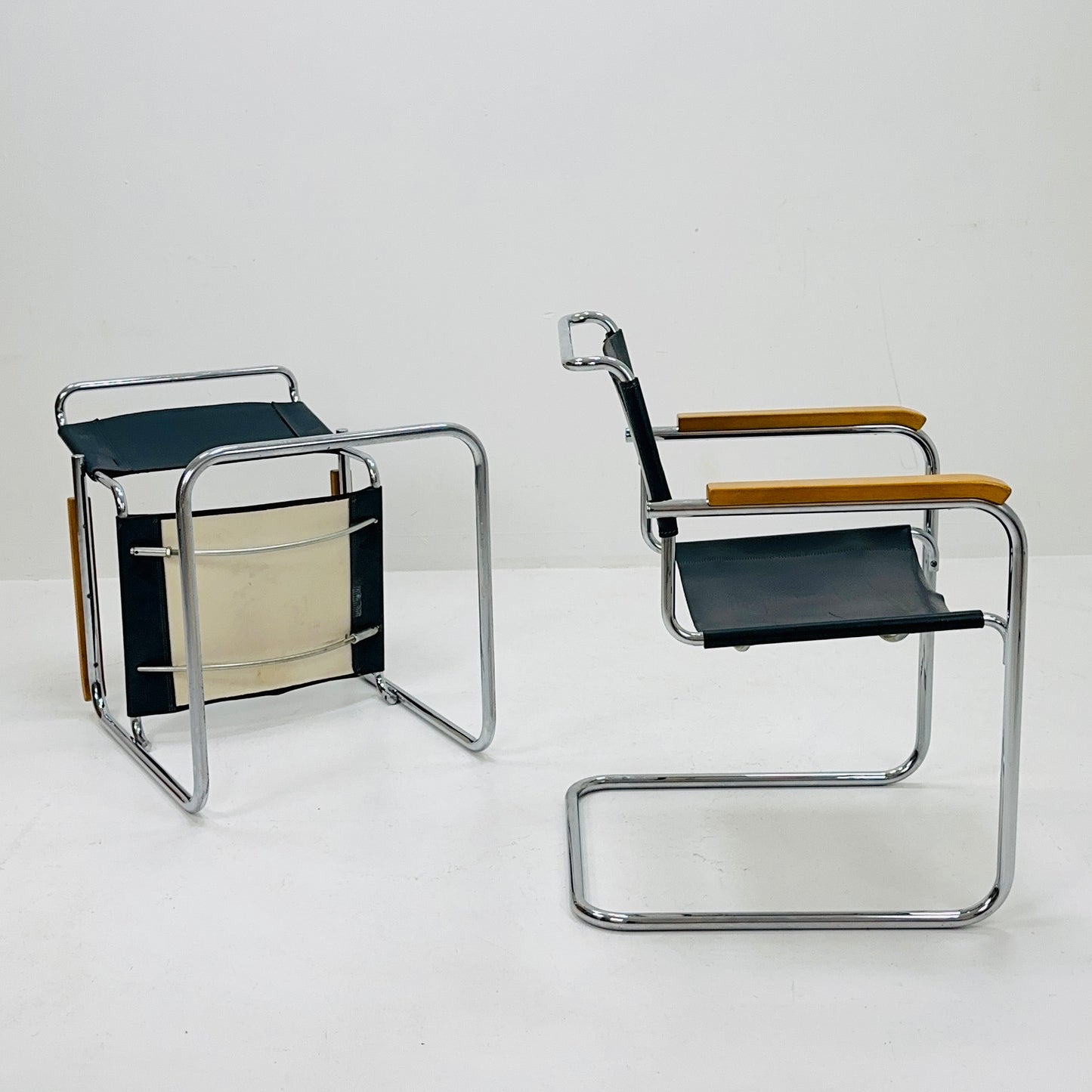 Set of 4 Bauhaus black leather iconic armchairs by mart Stam for Thonet 1980s