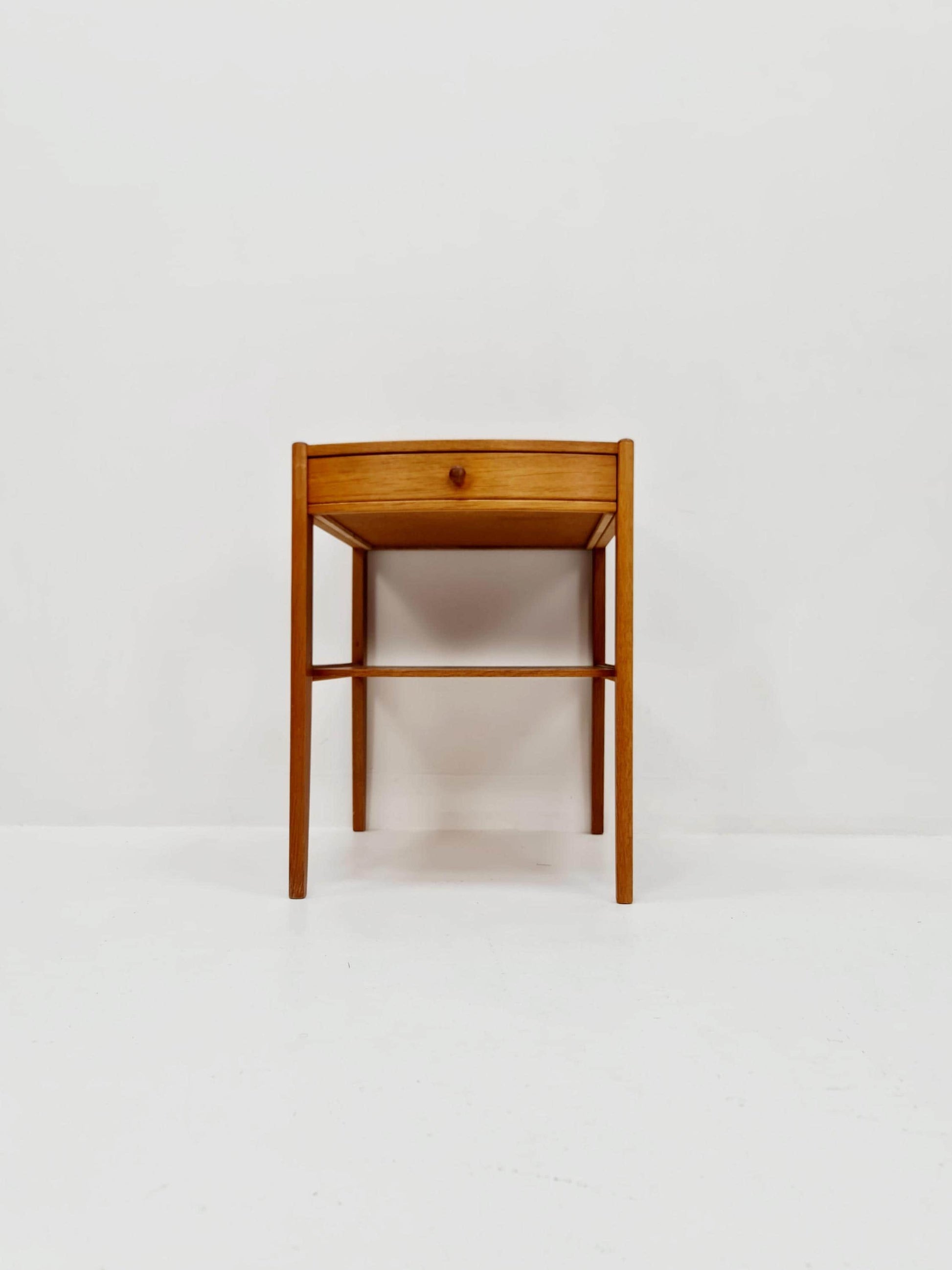 Mid century Scandinavian oak side table / bedside table, 1960s