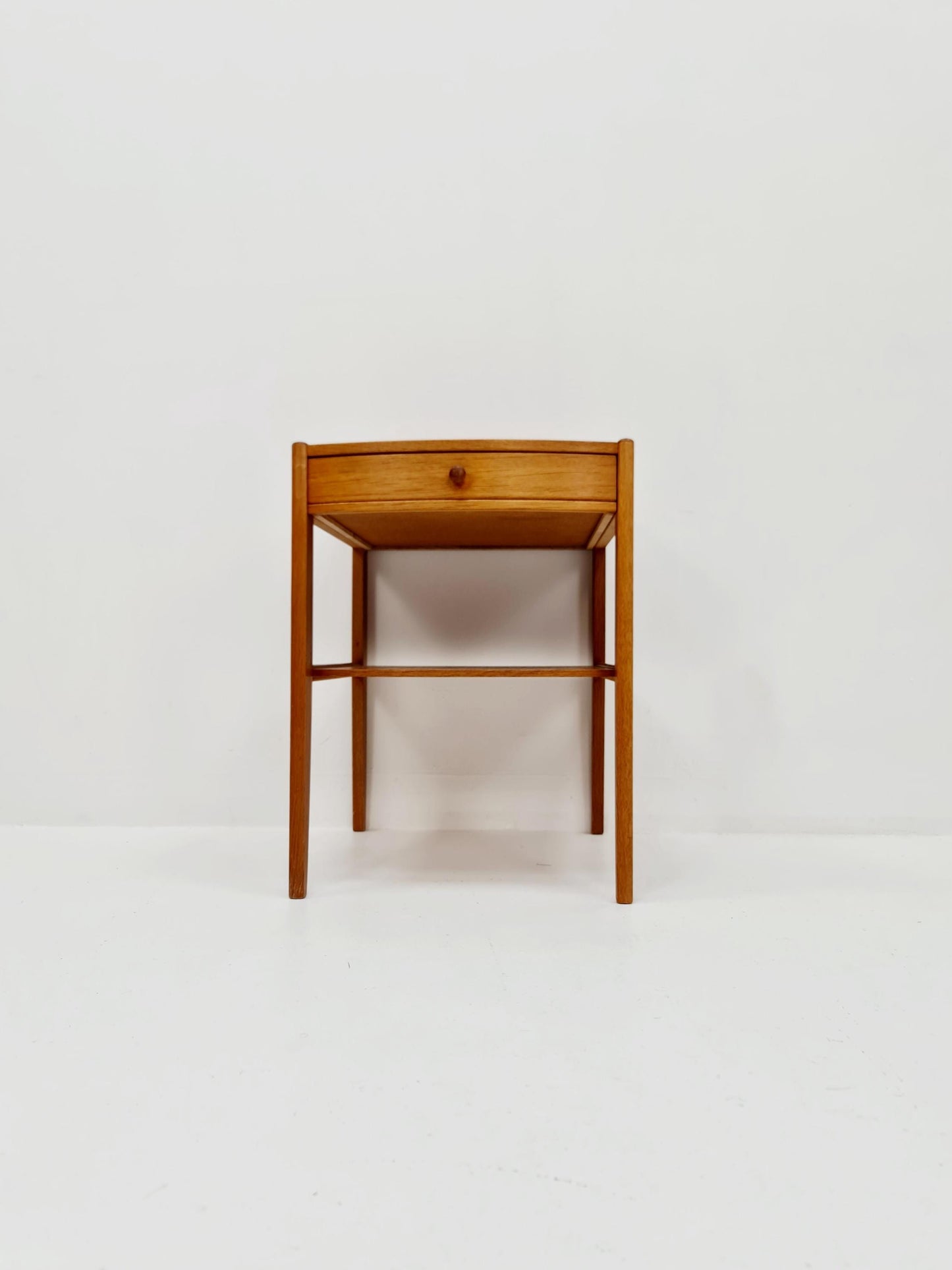 Mid century Scandinavian oak side table / bedside table, 1960s