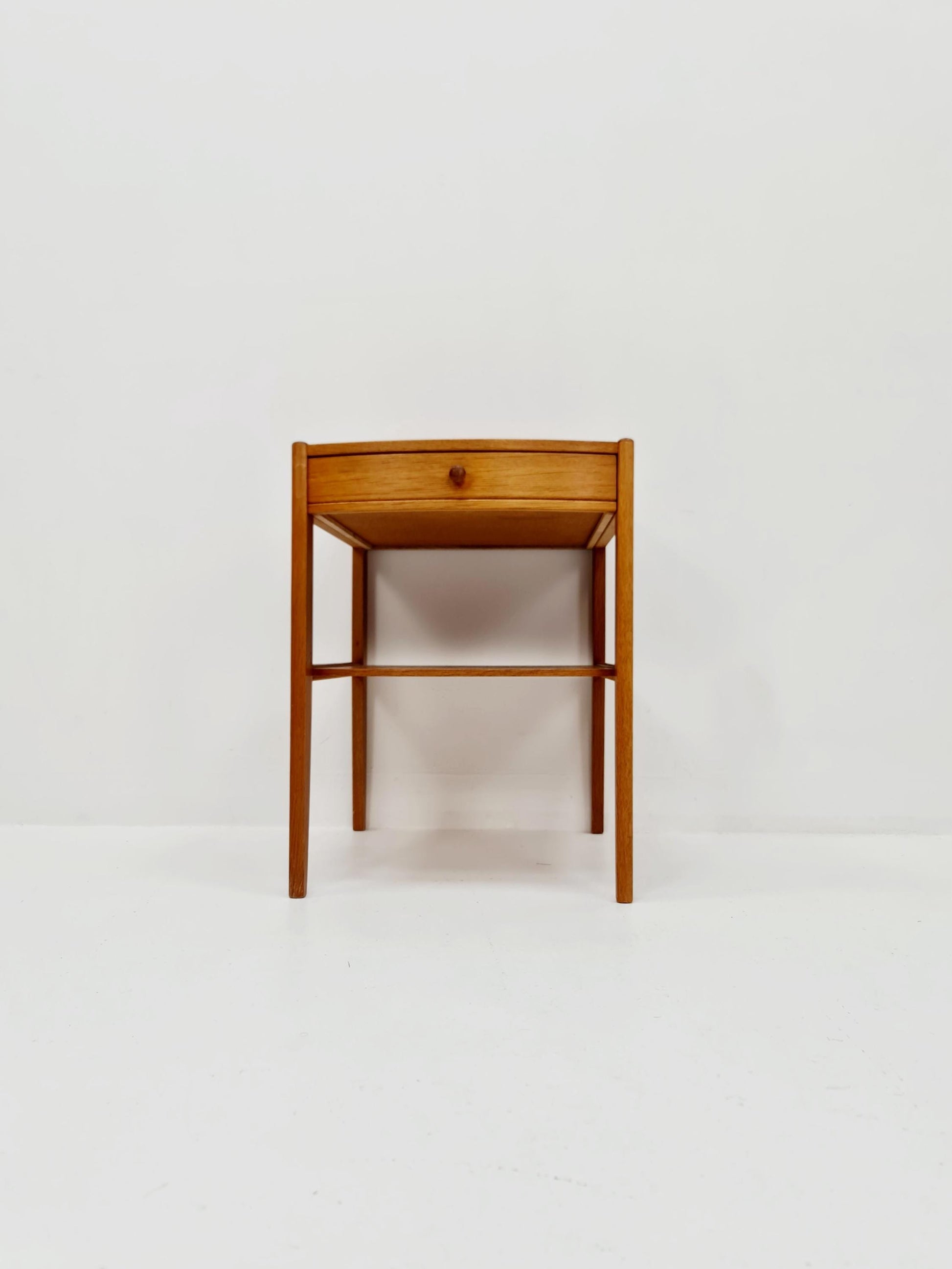 Mid century Scandinavian oak side table / bedside table, 1960s