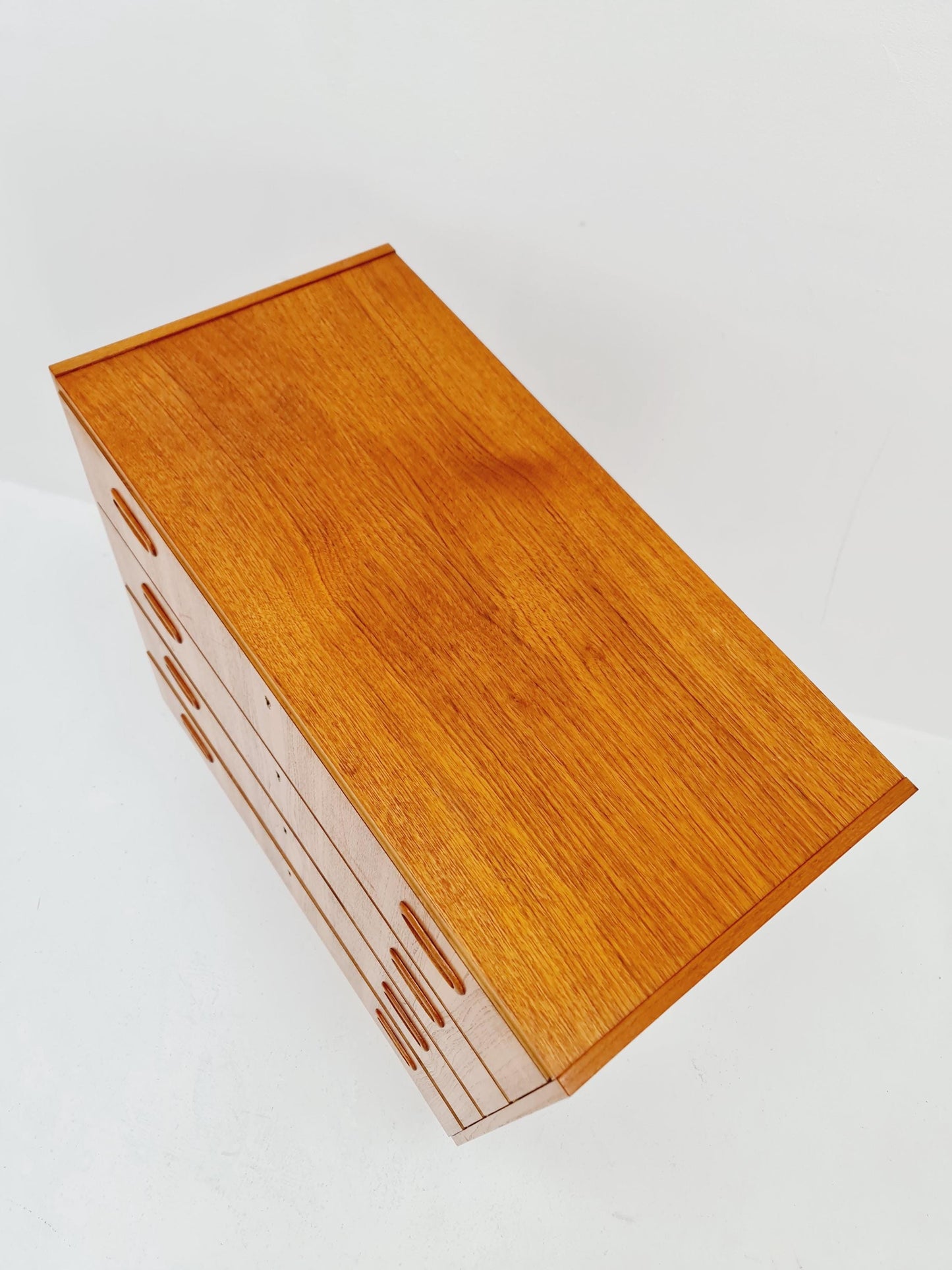 Midcentury danish design chest of drawers / drawer dresser /4 drawers cabinet, 1960s