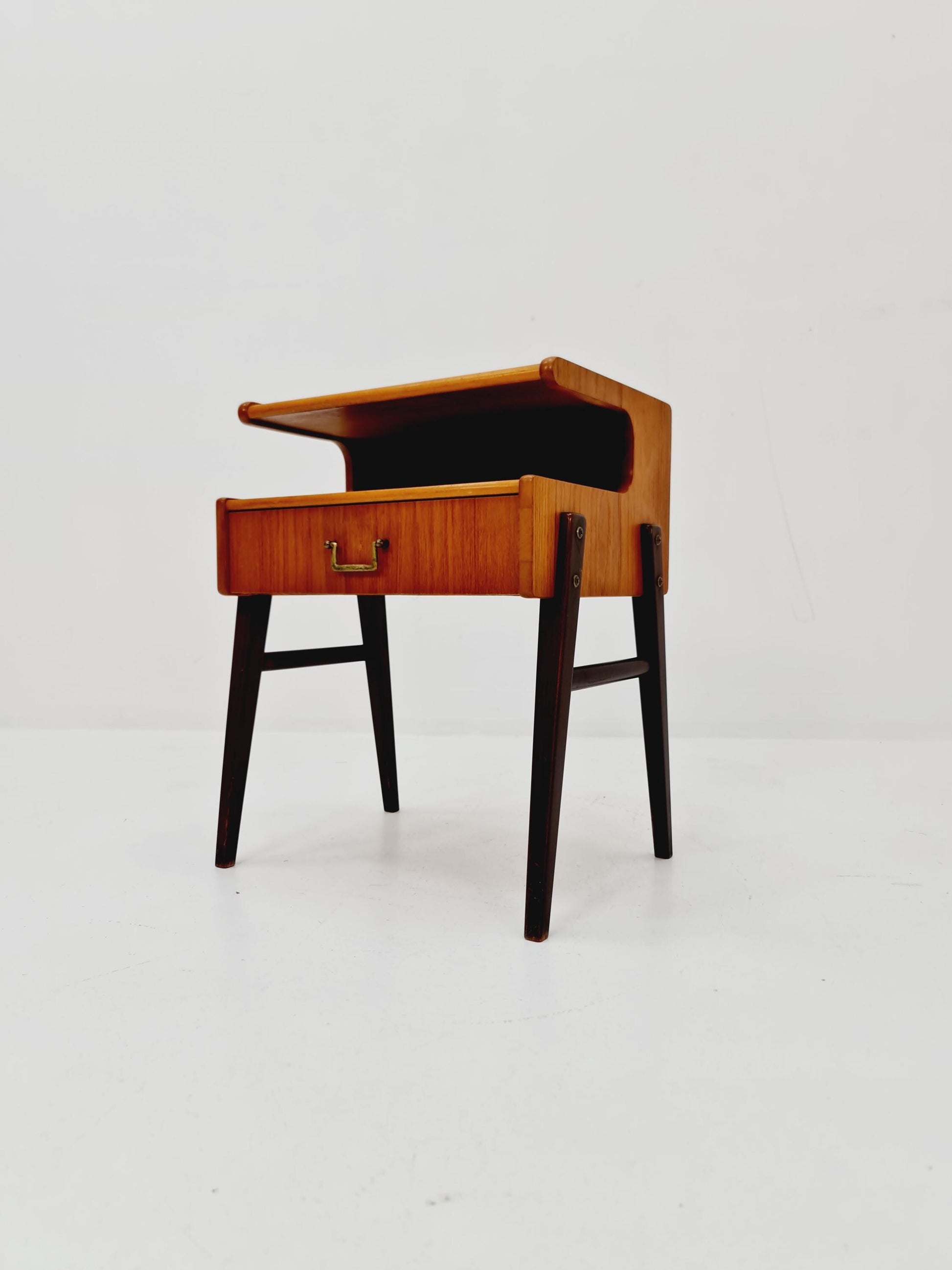 Midcentury Carlström & Co Teak Vintage Side table/ Bedside table/ Night stand straight from the sixties