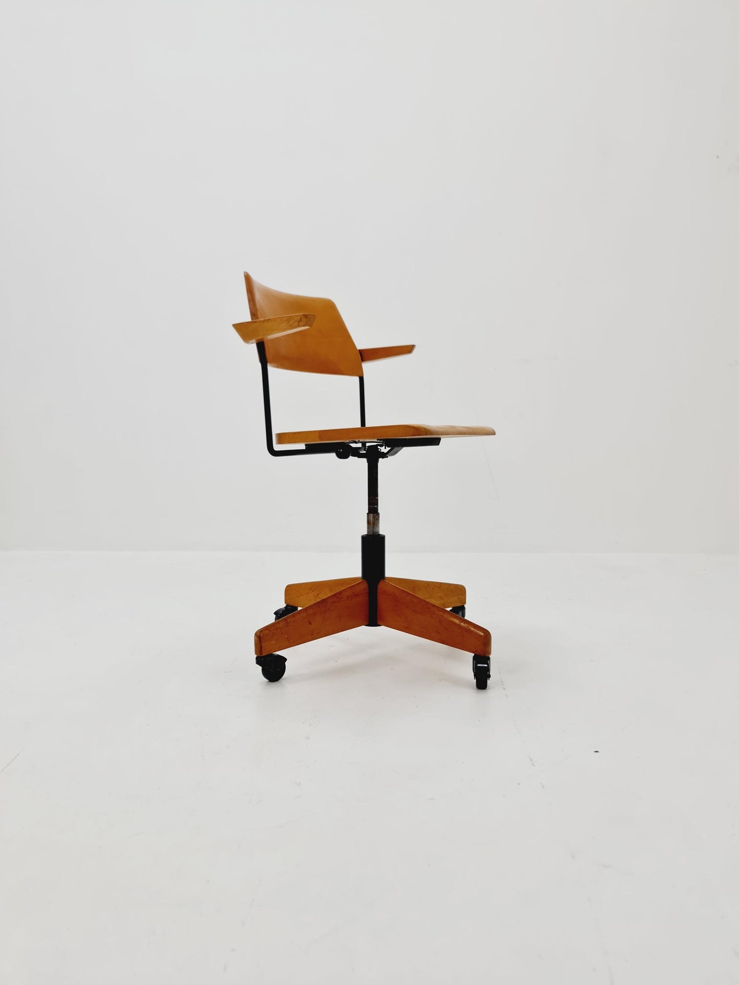 Bauhaus swivel office Armchair in solid wood By stollgiroflex 1960s