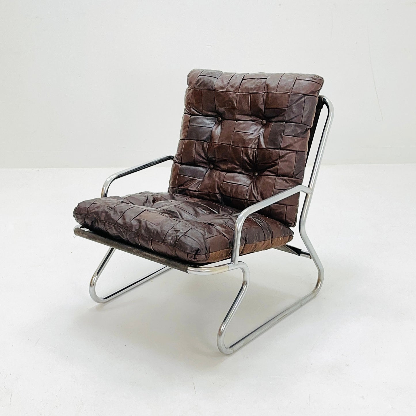 Mid-century sling brown leather lounge chair by Peter Hoyte, 1960s