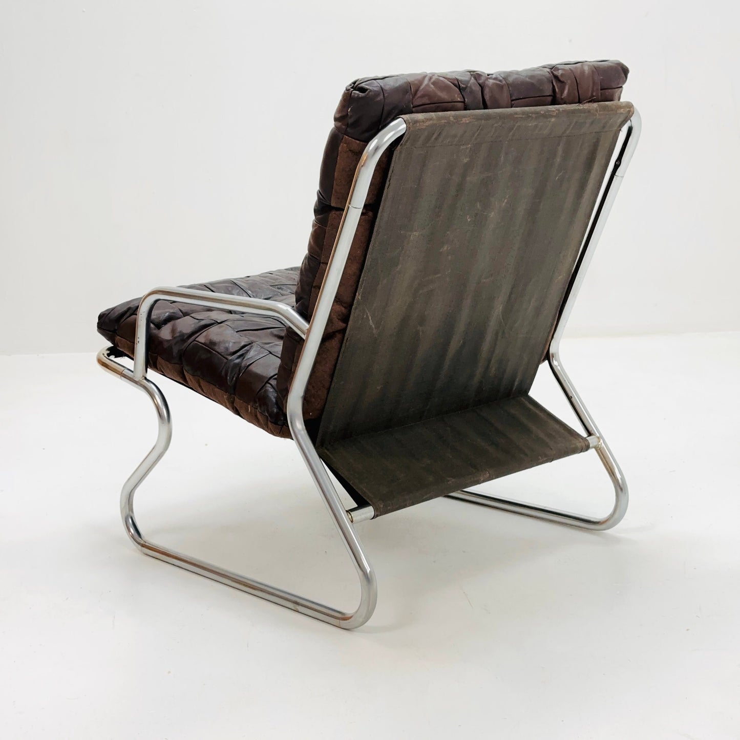 Mid-century sling brown leather lounge chair by Peter Hoyte, 1960s