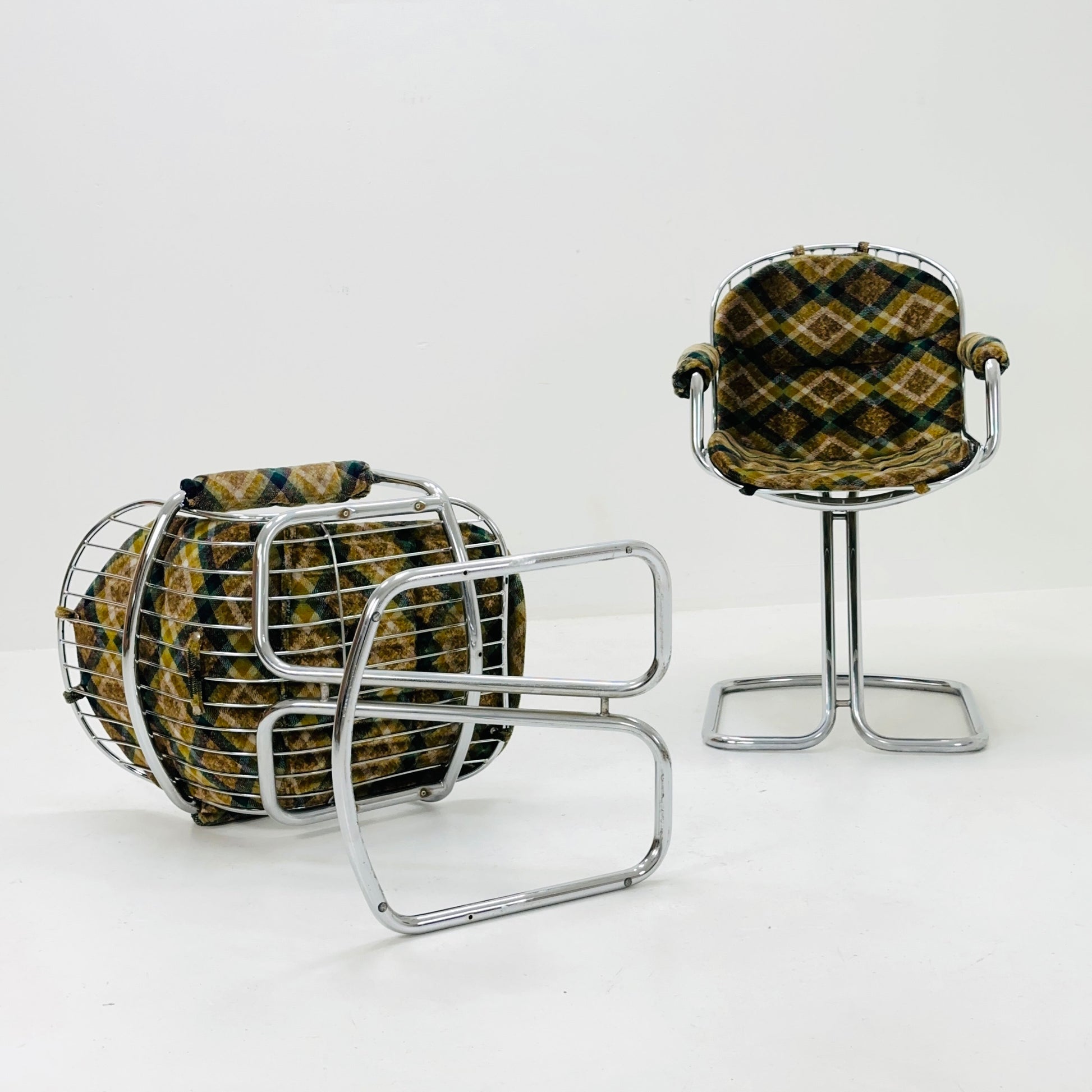1 of 3 Gastone Rinaldi Space Age Chrome & Velvet Dining Room Chairs, 1970s