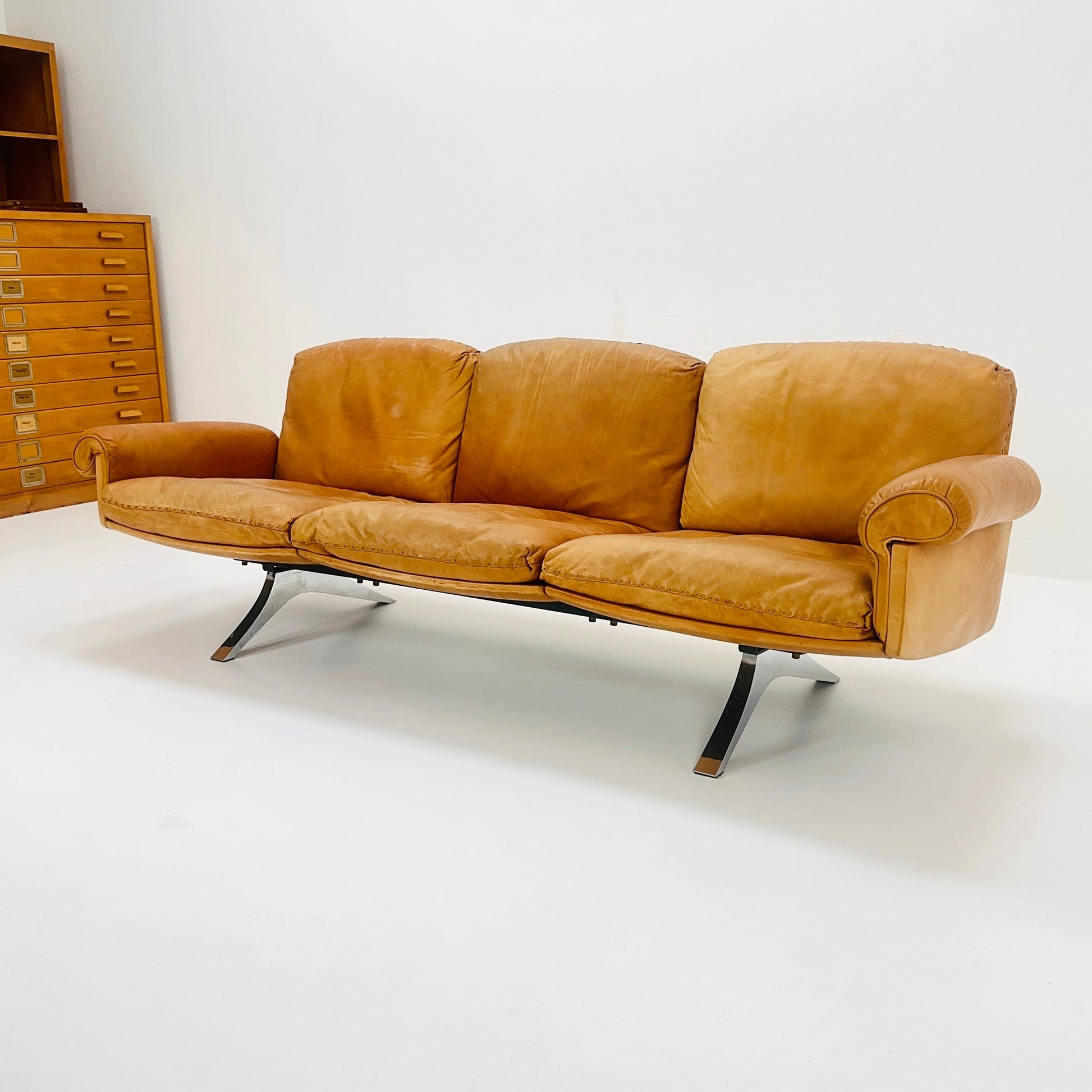 Mid Century De Sede "DS-31" 3-seater sofa in cognac leather, Switzerland 1970s
