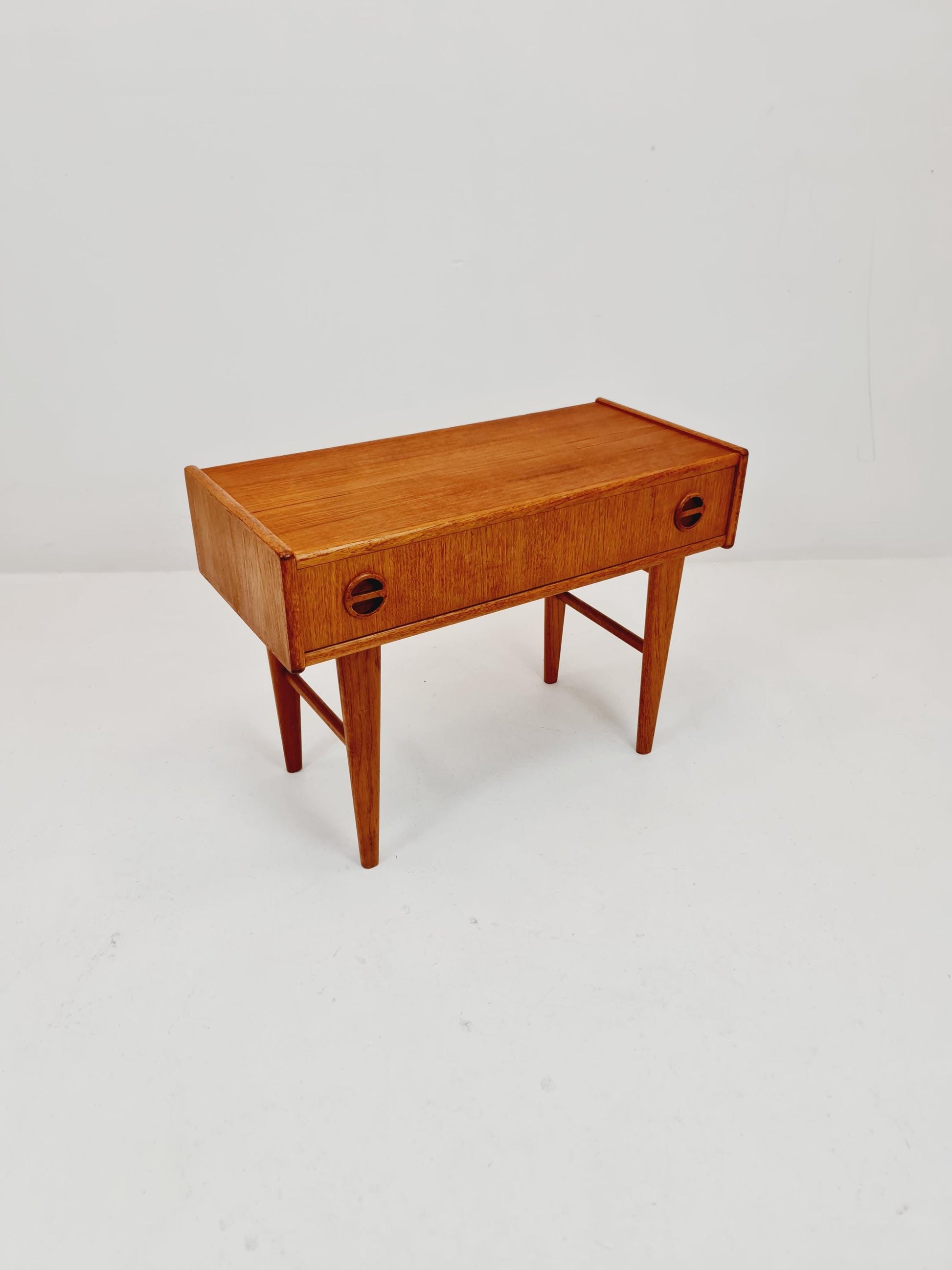 Midcentury Carlström & Co Teak Vintage Side table/ Bedside table/ Night stand straight from the sixties