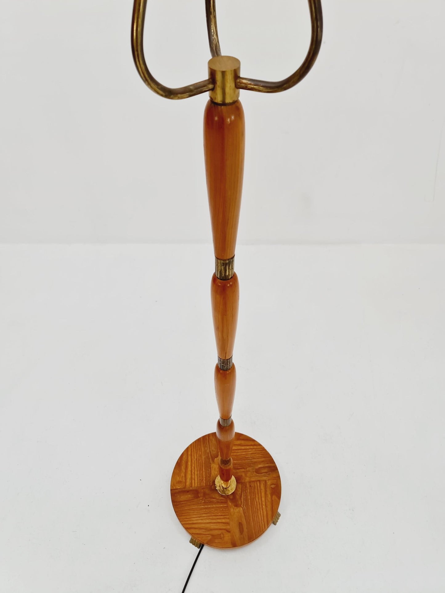 swedish Modern three flex arms brass & wood floor lamp, tütenlampe, 1950s