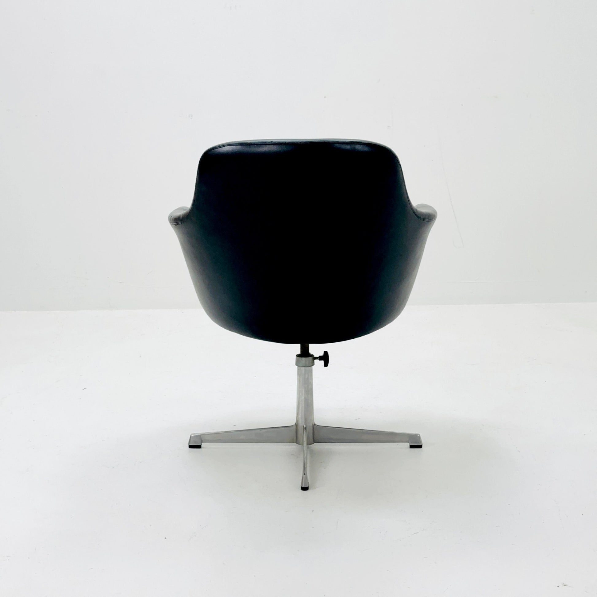 Mid century Olli Mannermaa black Leather Kilta armchair by Eugen Schmidt & Cassina Martela 1970s