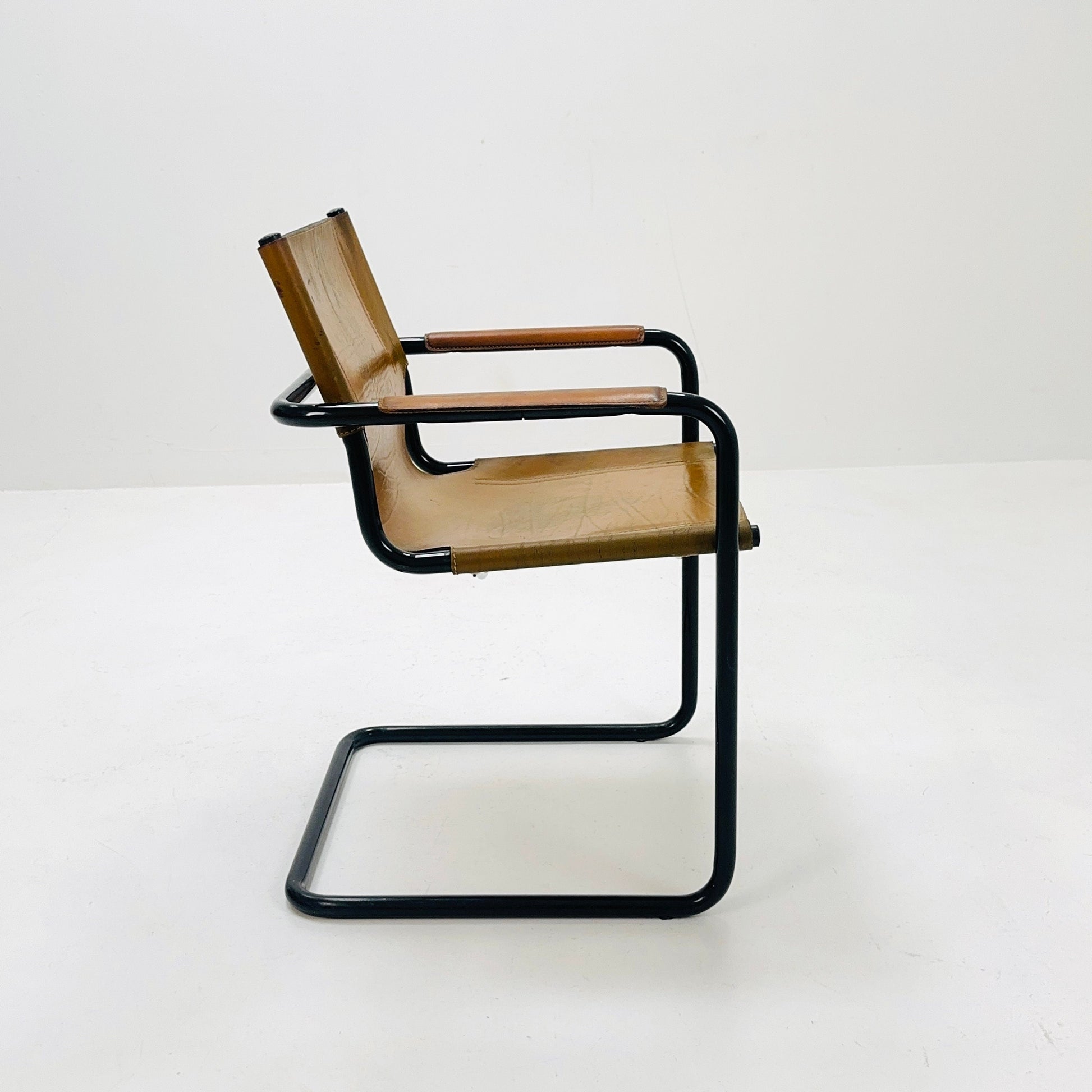 Mid century Bauhaus Visitor leather armchair for Mattei Grassi 1970s Italy