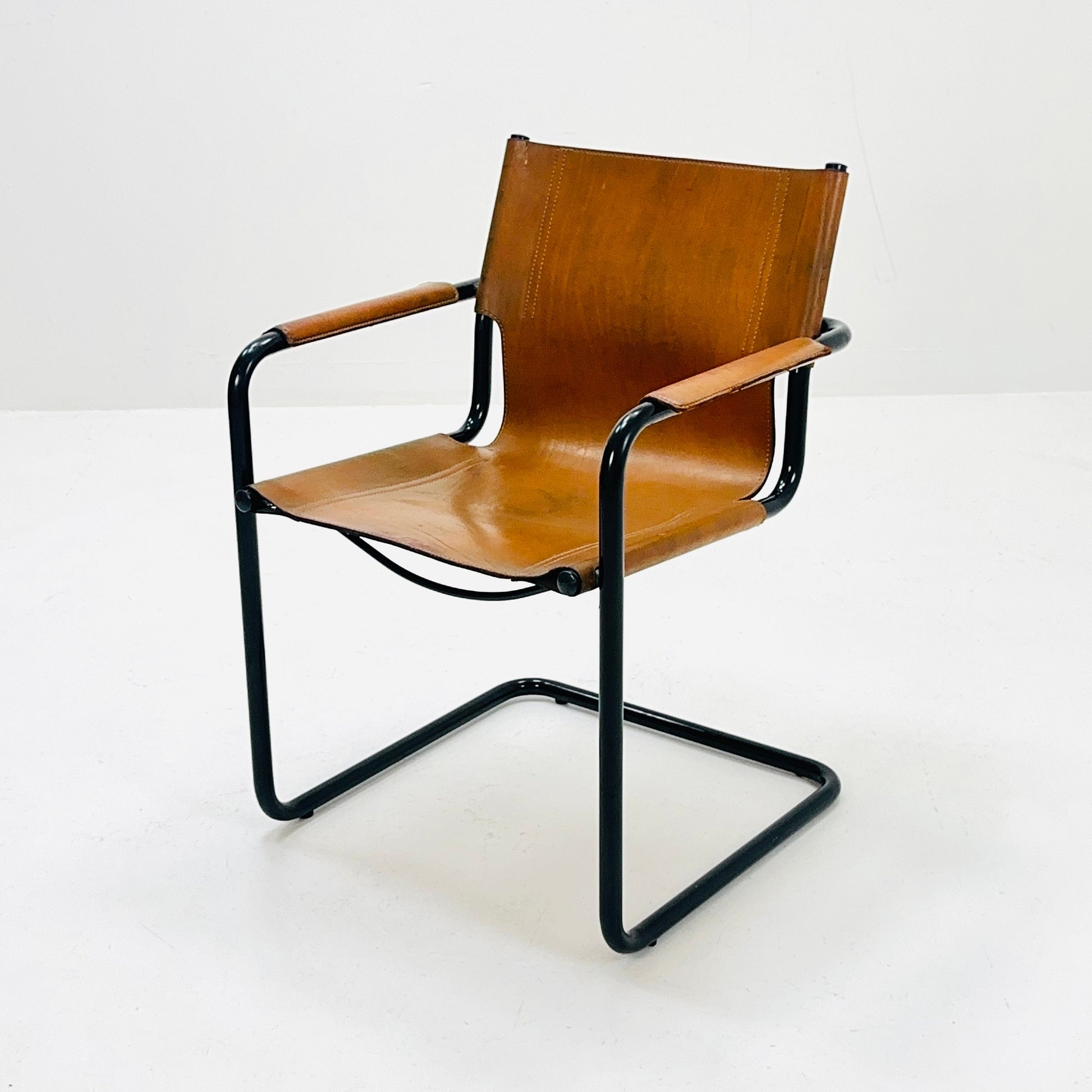 Mid century Bauhaus Visitor leather armchair for Mattei Grassi 1970s Italy