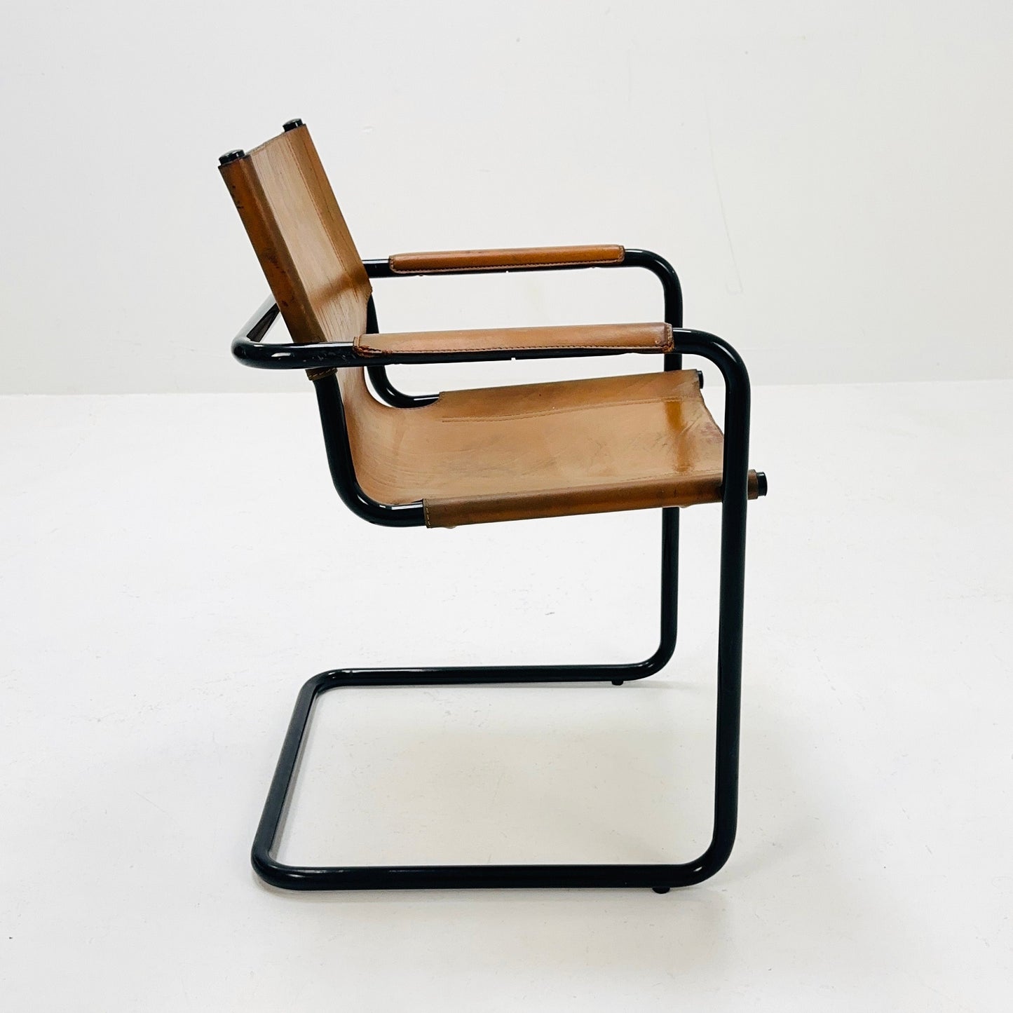 Mid century Bauhaus Visitor leather armchair for Mattei Grassi 1970s Italy