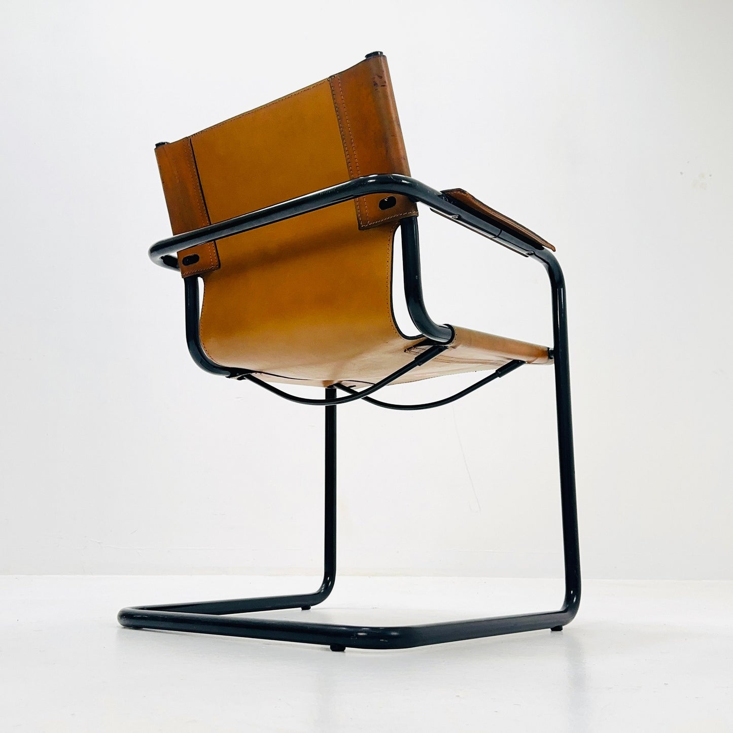 Mid century Bauhaus Visitor leather armchair for Mattei Grassi 1970s Italy