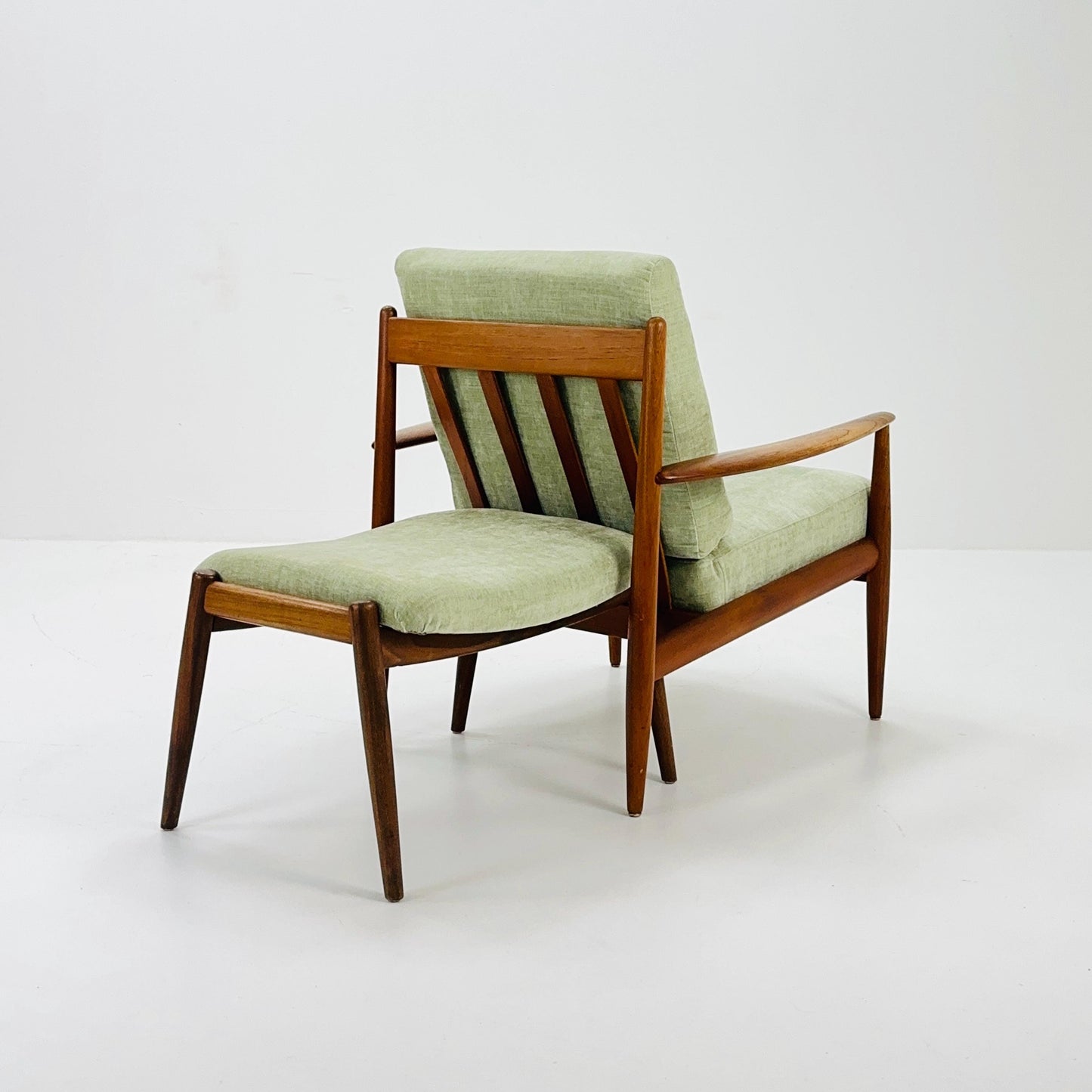 Mid century Longue armchair & ottoman by Grete Jalk for france and Son, 1960s Denmark