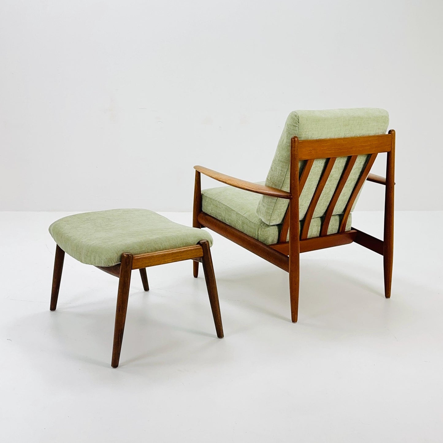 Mid century Longue armchair & ottoman by Grete Jalk for france and Son, 1960s Denmark