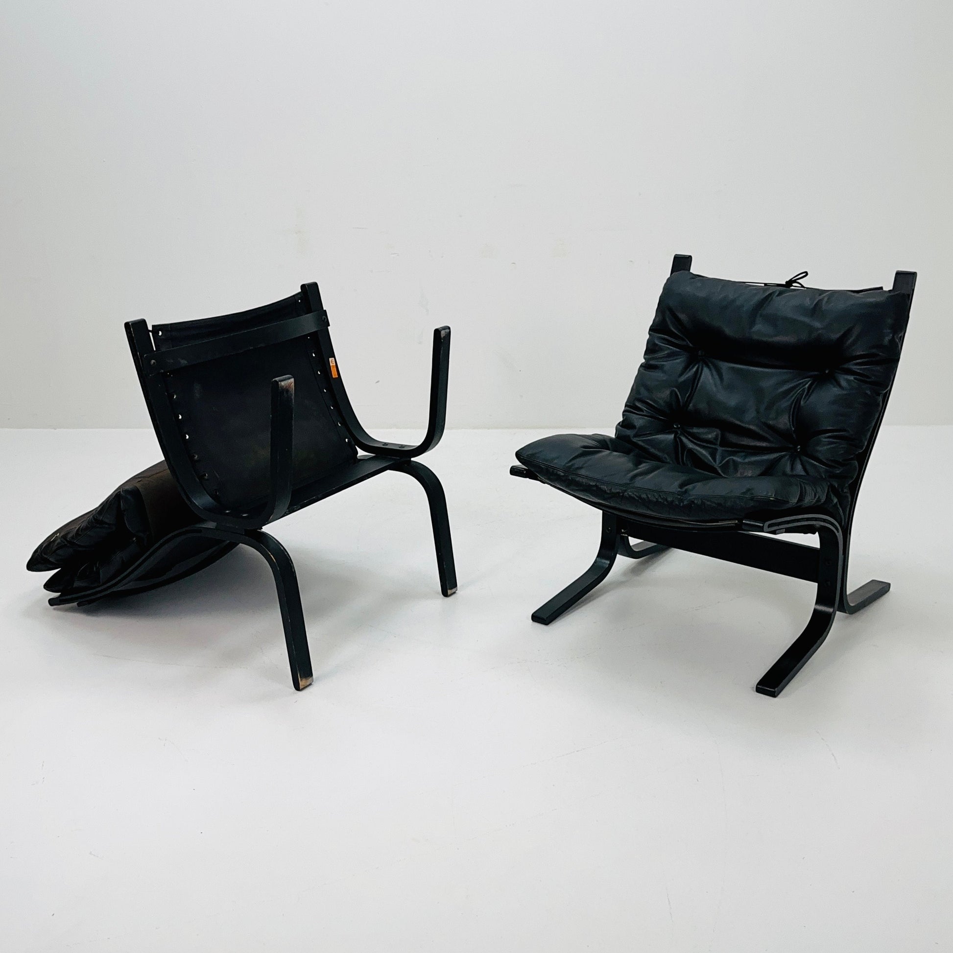 Set of 2 Mid-Century Norwegian Siesta lounge chairs by Ingmar Relling for Westnofa 1960s Norway