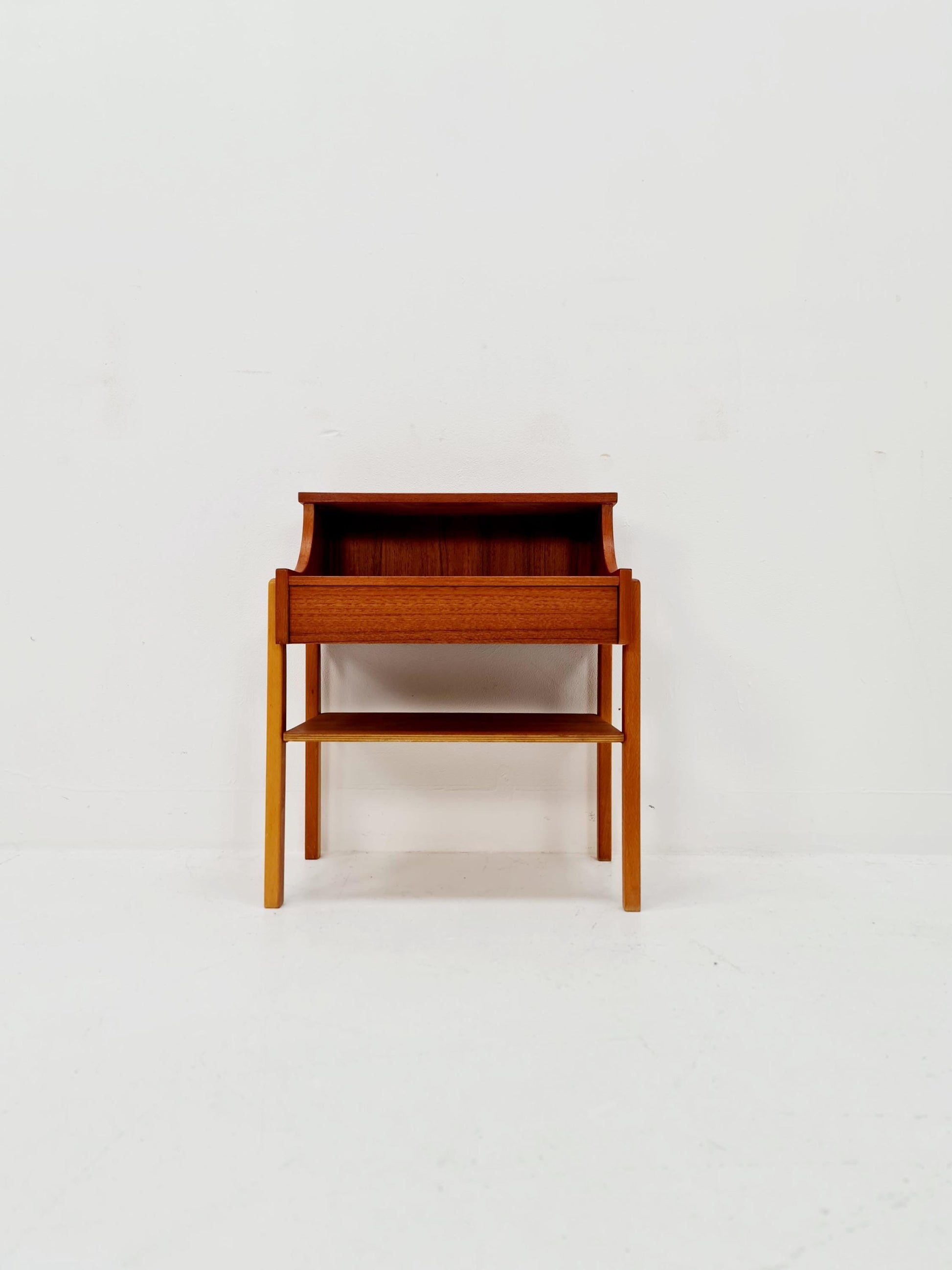 Mid century Scandinavian teak side table / bedside table, 1960s