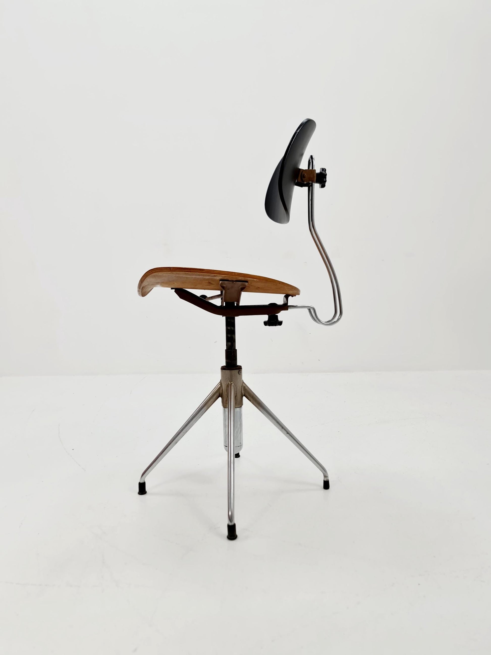 German Swivel Bauhaus chair model by Egon Eiermann for Wilde & Spieth 1950s