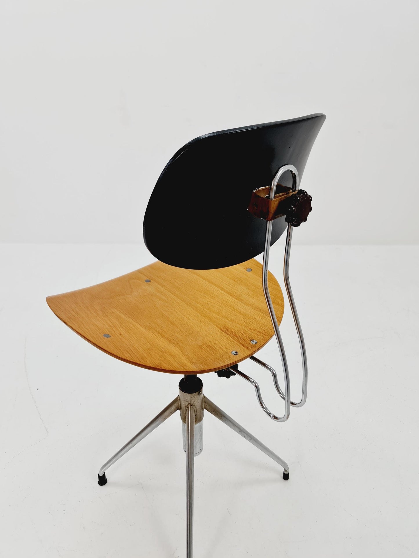 German Swivel Bauhaus chair model by Egon Eiermann for Wilde & Spieth 1950s