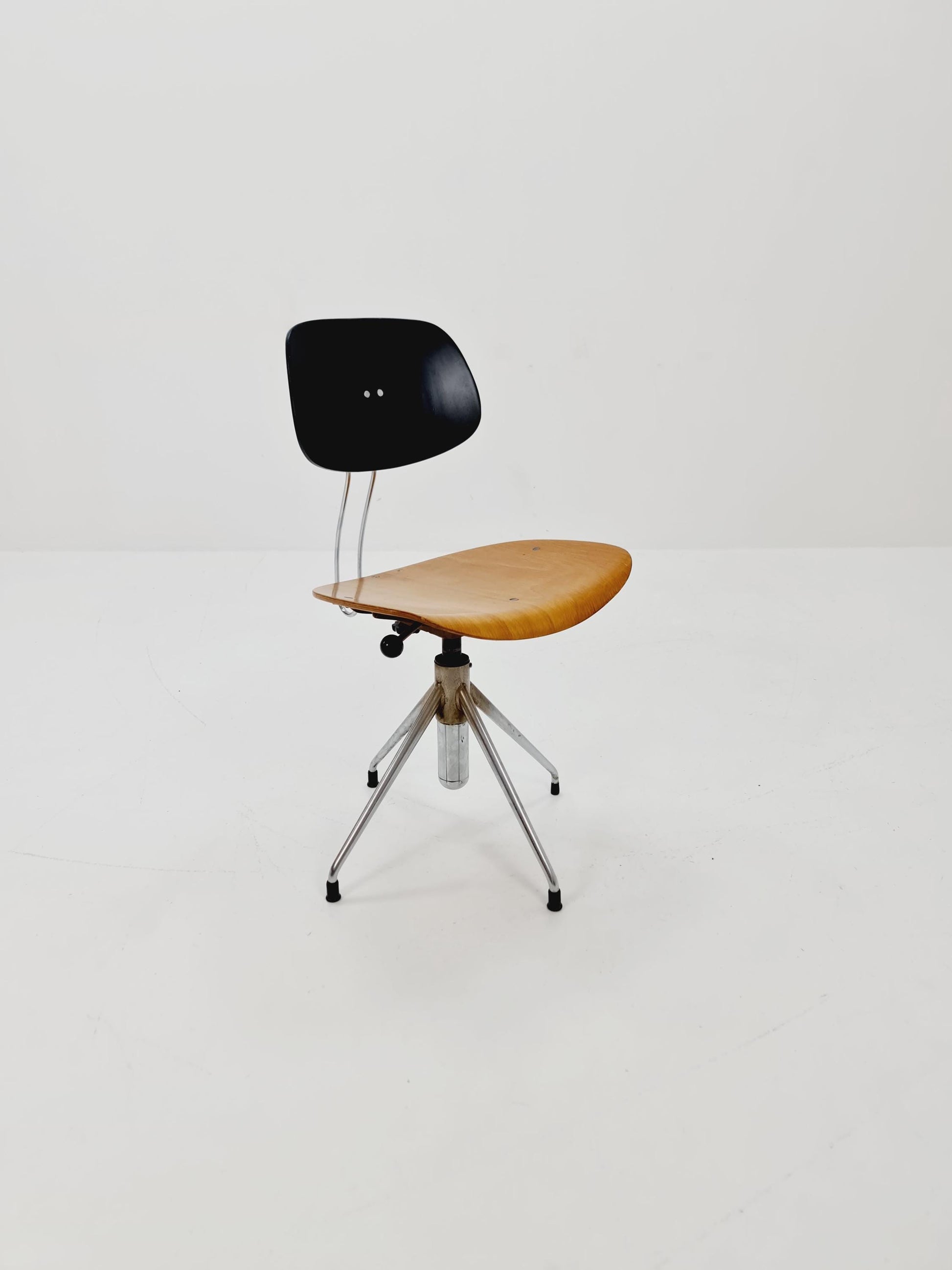 German Swivel Bauhaus chair model by Egon Eiermann for Wilde & Spieth 1950s
