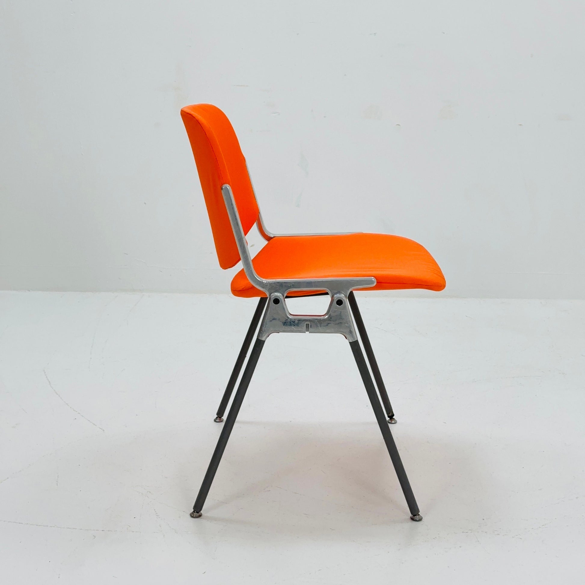 1/6 Mid century Stacking Orange fabric chair by Giancarlo Piretti for Anomima Castelli ,Italy 1960s