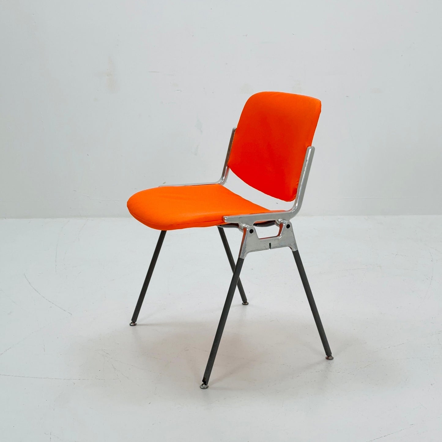 1/6 Mid century Stacking Orange fabric chair by Giancarlo Piretti for Anomima Castelli ,Italy 1960s