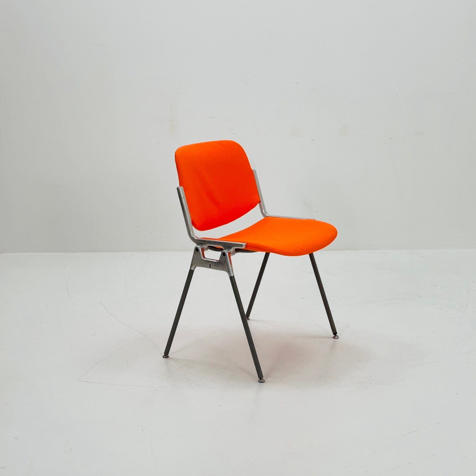 1/6 Mid century Stacking Orange fabric chair by Giancarlo Piretti for Anomima Castelli ,Italy 1960s