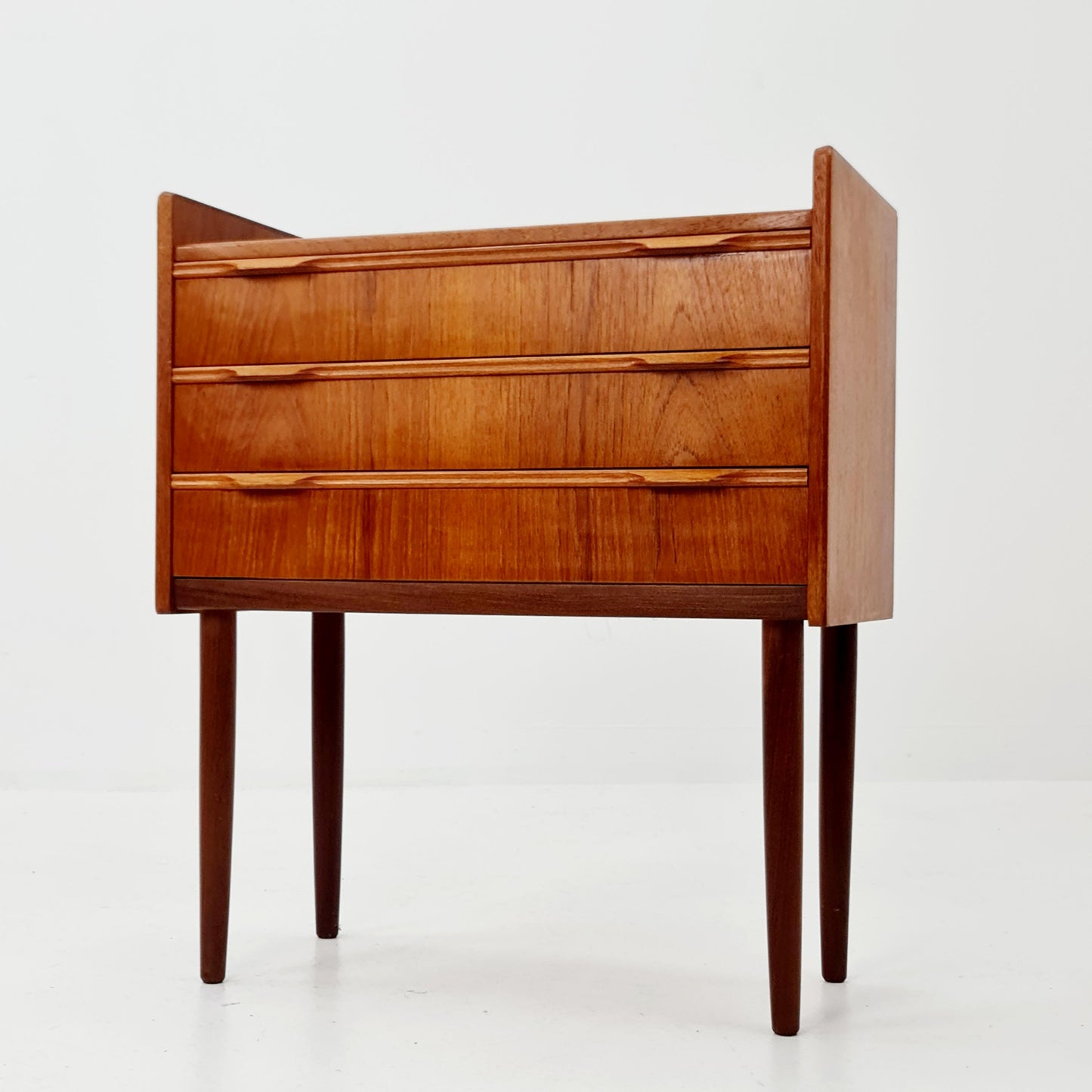 Midcentury danish design chest of drawers / drawer dresser /3 drawers cabinet, 1960s