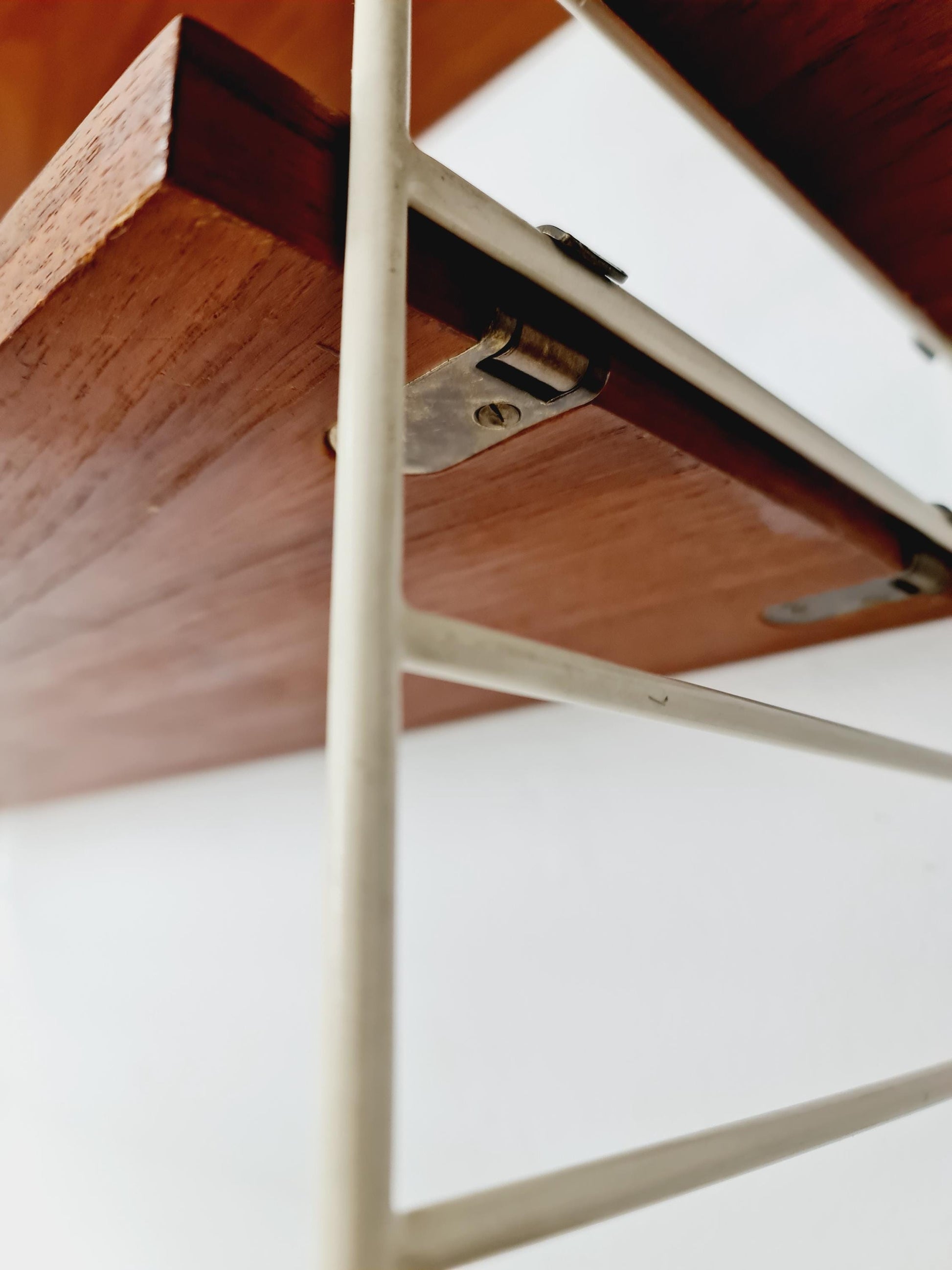 Original MCM Teak shelving system - consists of white lacquered metal ladders, from string Stockholm 1960s