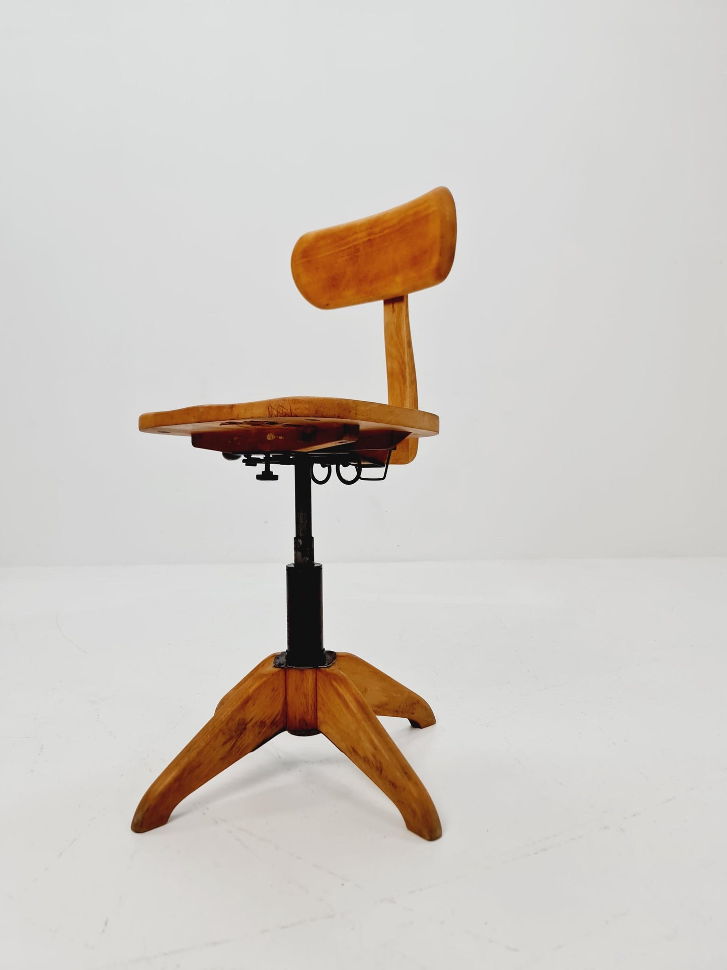 Bauhaus swivel office chair in solid wood By stoll 1930s