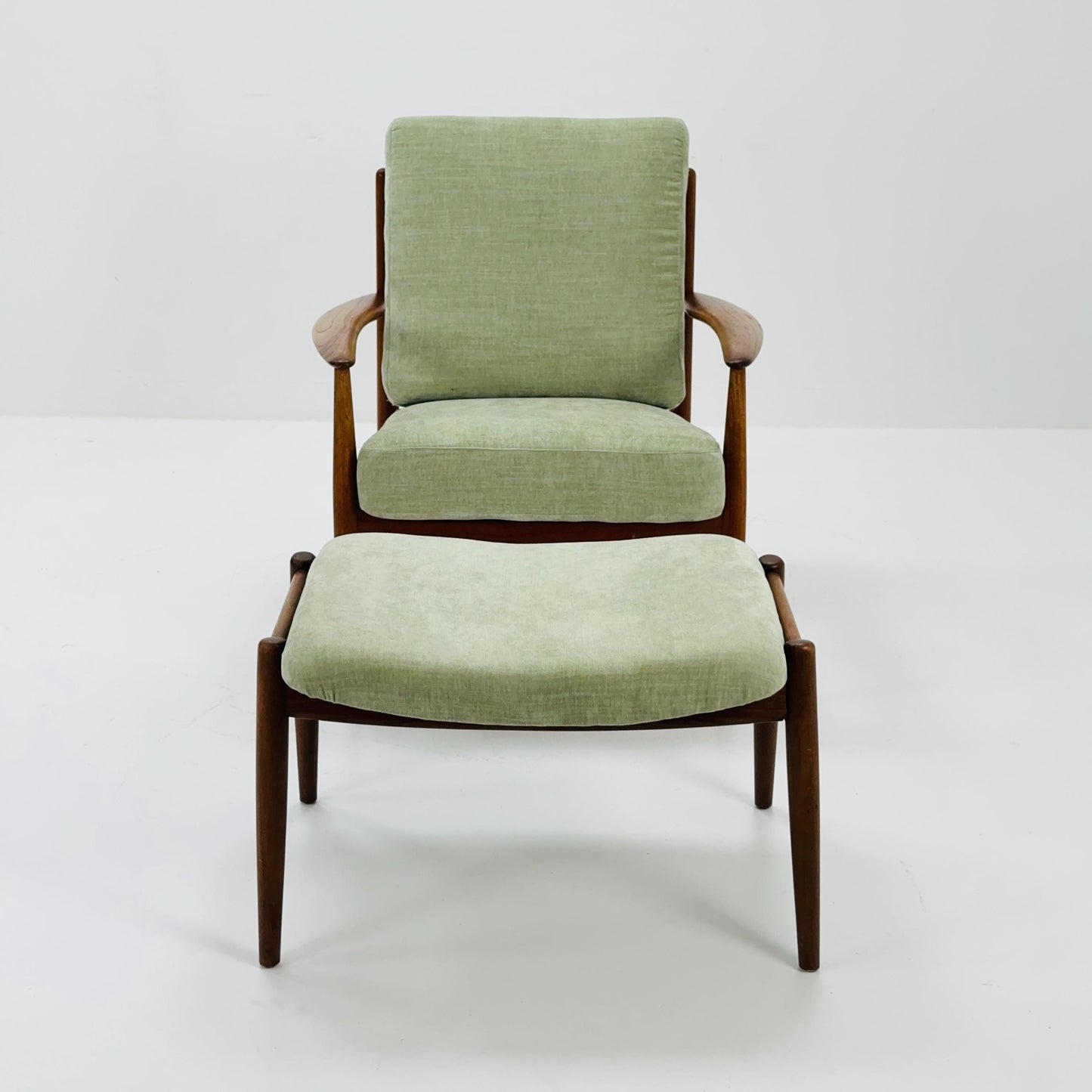 Mid century Longue armchair & ottoman by Grete Jalk for france and Son, 1960s Denmark
