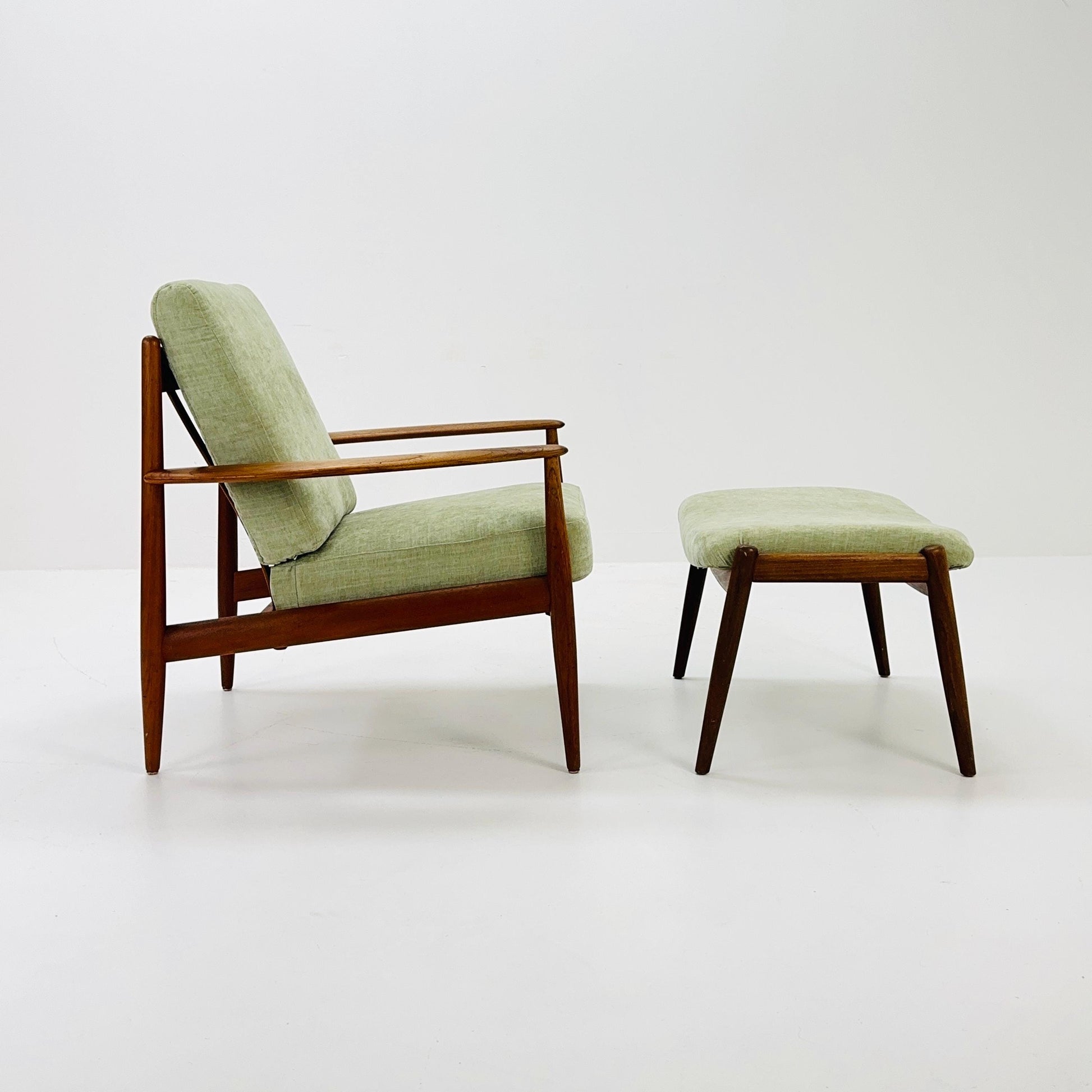 Mid century Longue armchair & ottoman by Grete Jalk for france and Son, 1960s Denmark