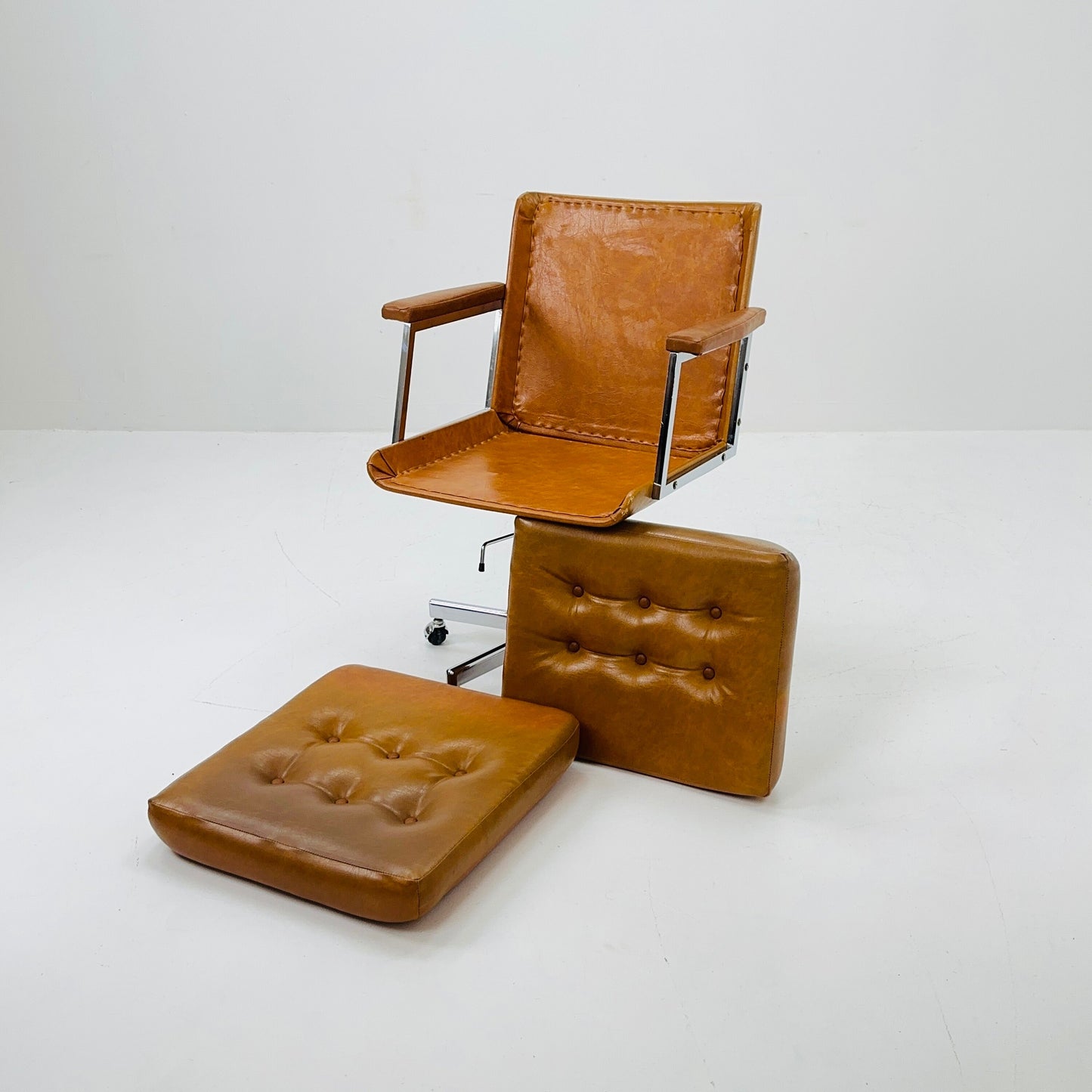 Mid century swivel desk chair cognac leather 1980s Germany