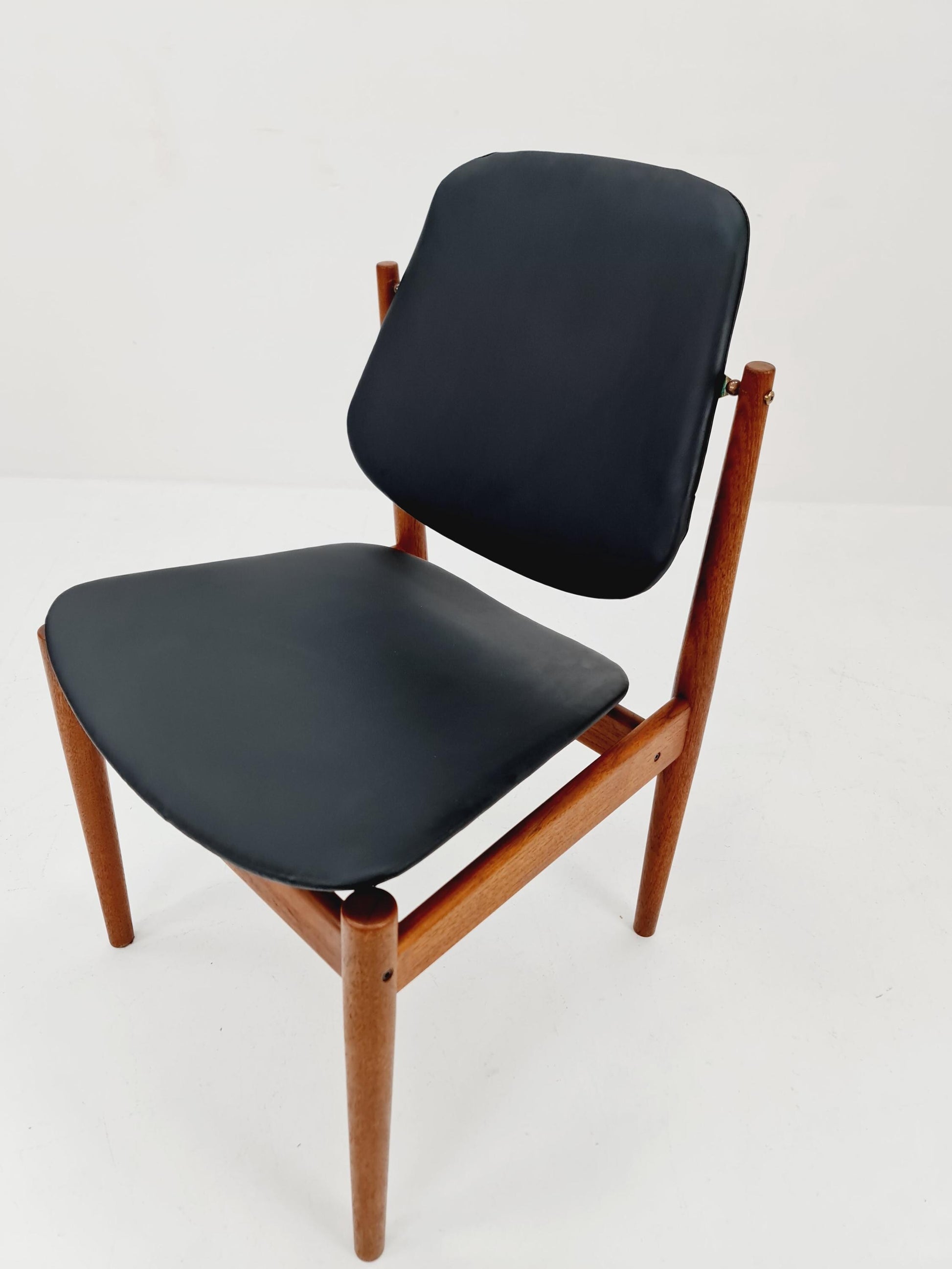 Danish teak and leather chair by Arne Vodder for France & Daverkosen, 1960s