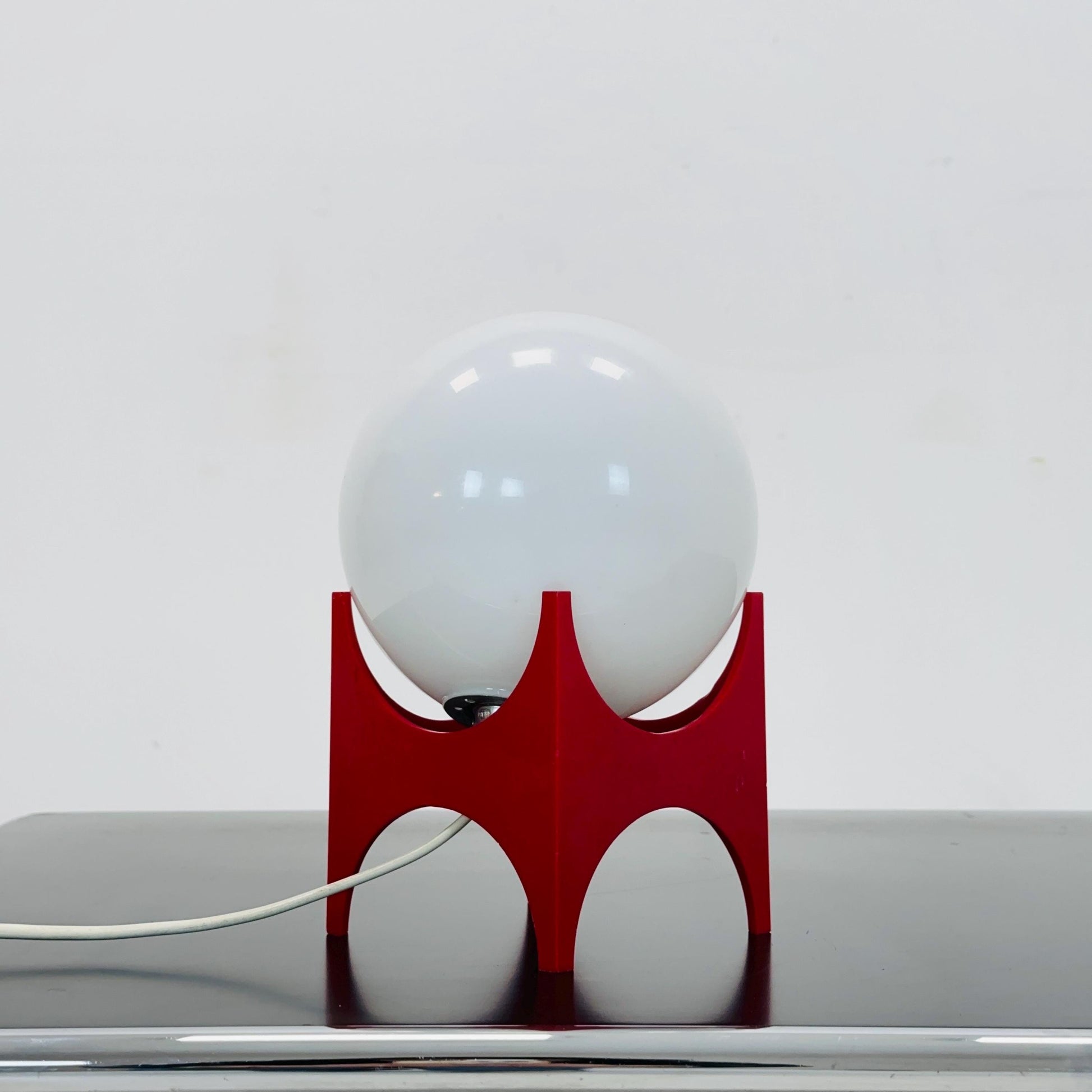 Space age ball table lamp by Richard Essig 1970s.