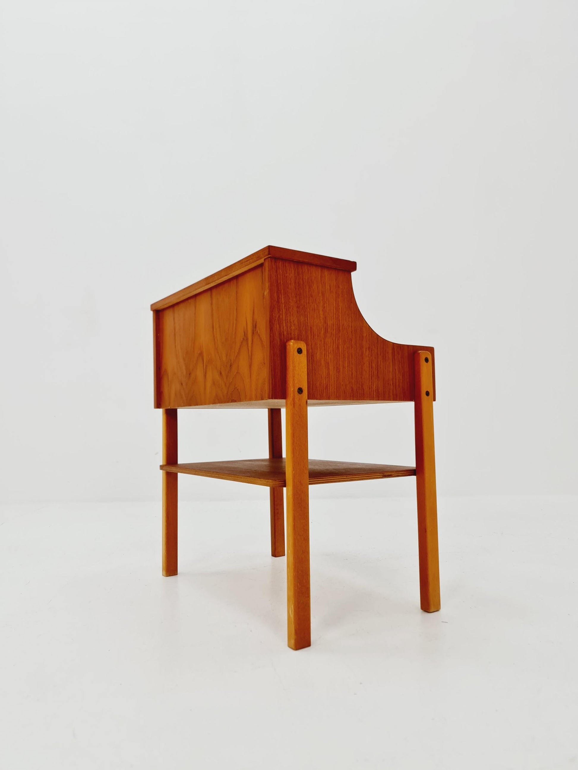 Mid century Scandinavian teak side table / bedside table, 1960s