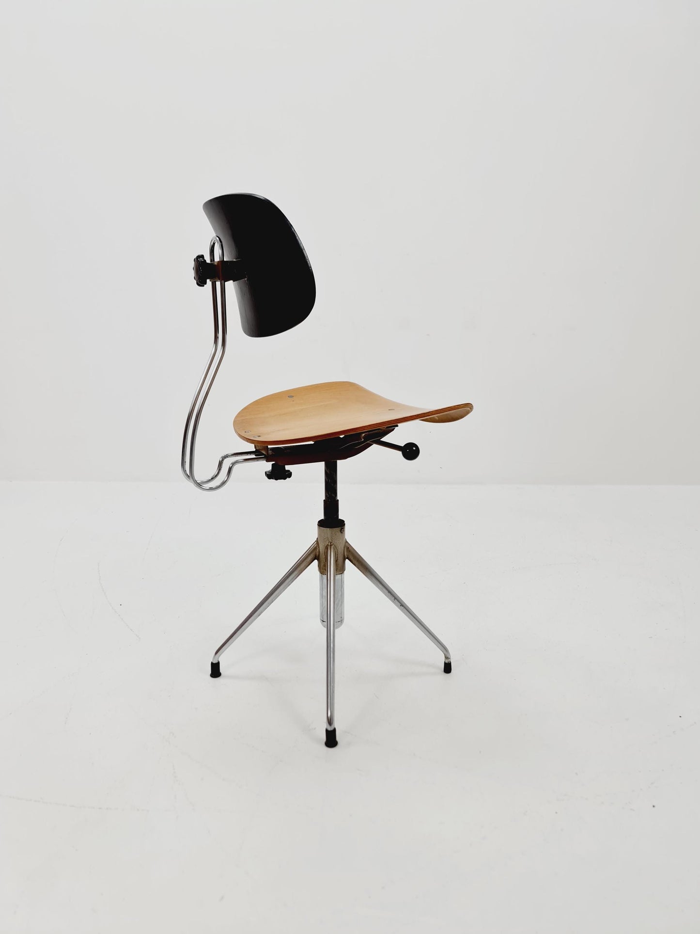 German Swivel Bauhaus chair model by Egon Eiermann for Wilde & Spieth 1950s