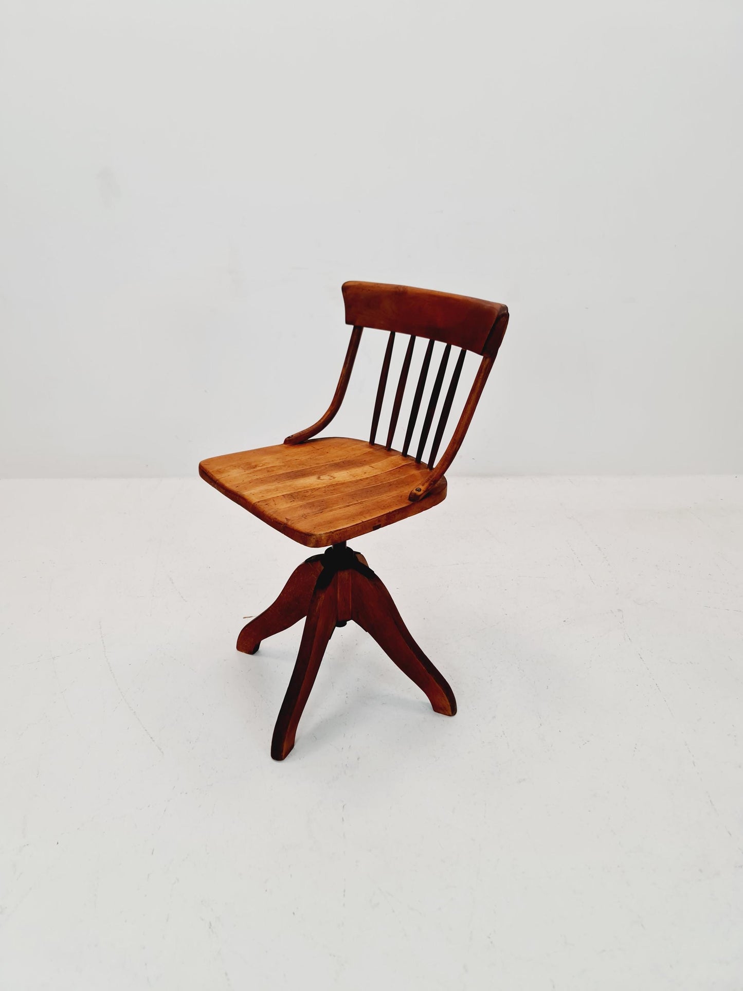 Bauhaus swivel office chair in solid wood By Der FerderDreh 1930s