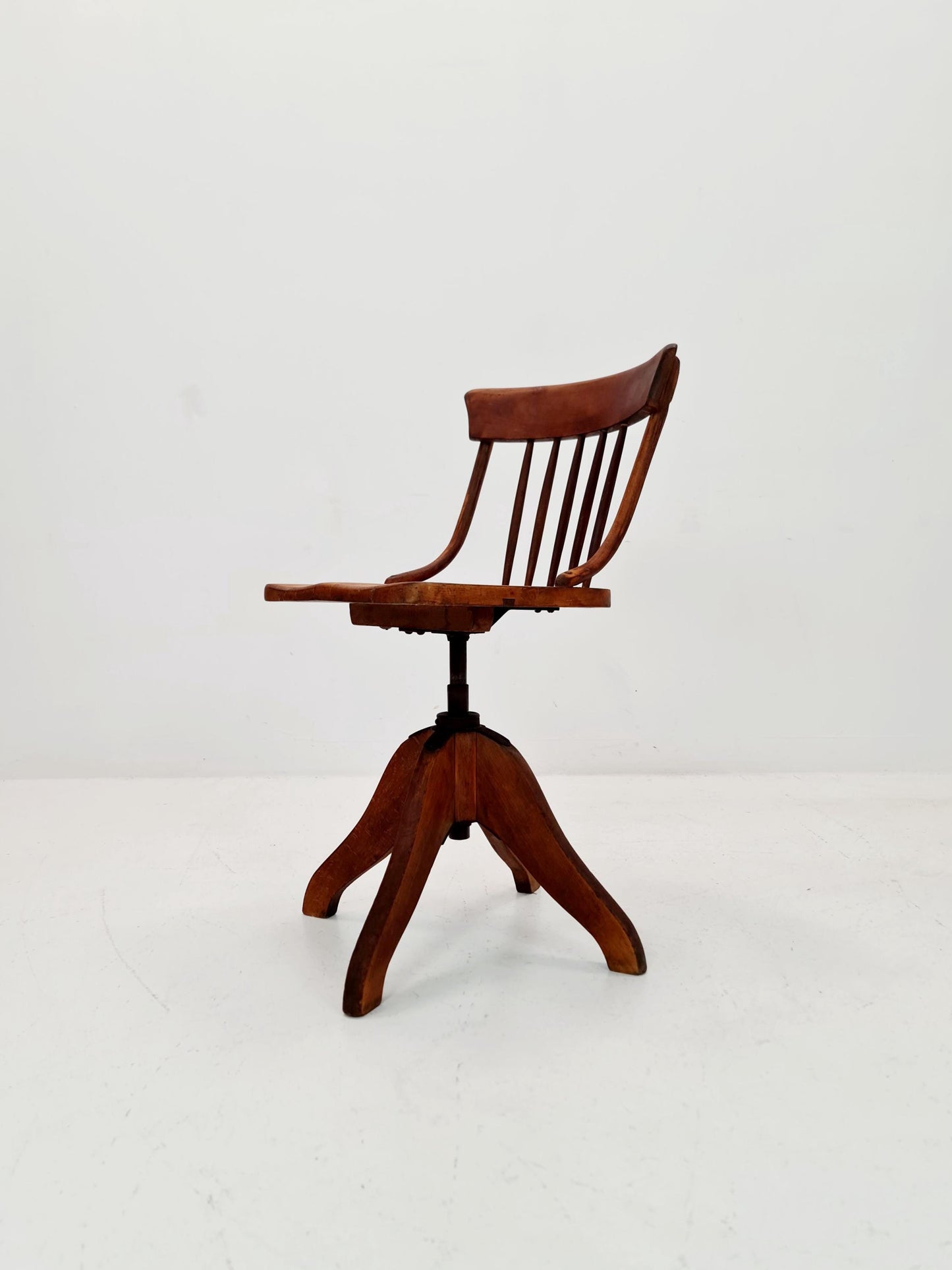 Bauhaus swivel office chair in solid wood By Der FerderDreh 1930s