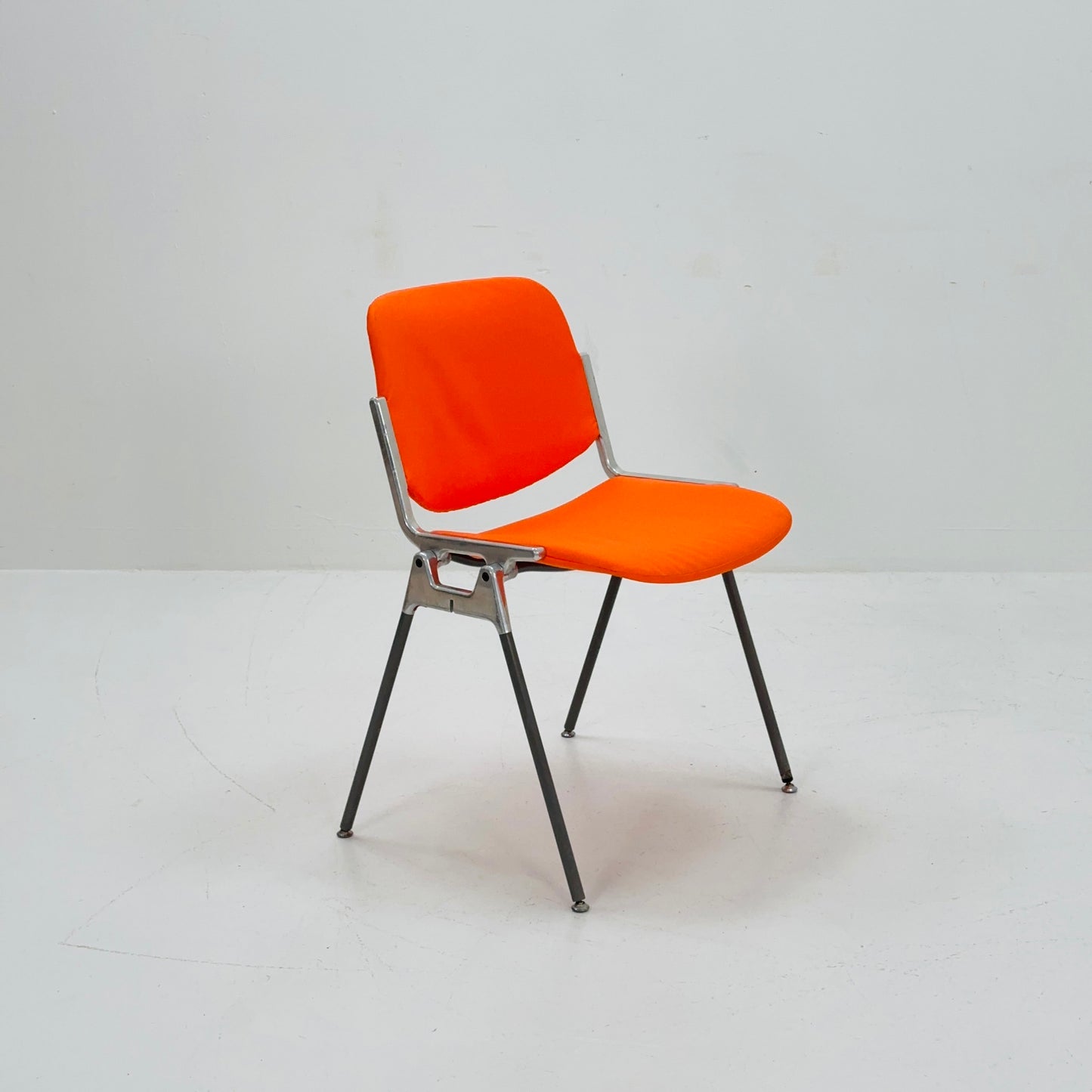 1/6 Mid century Stacking Orange fabric chair by Giancarlo Piretti for Anomima Castelli ,Italy 1960s